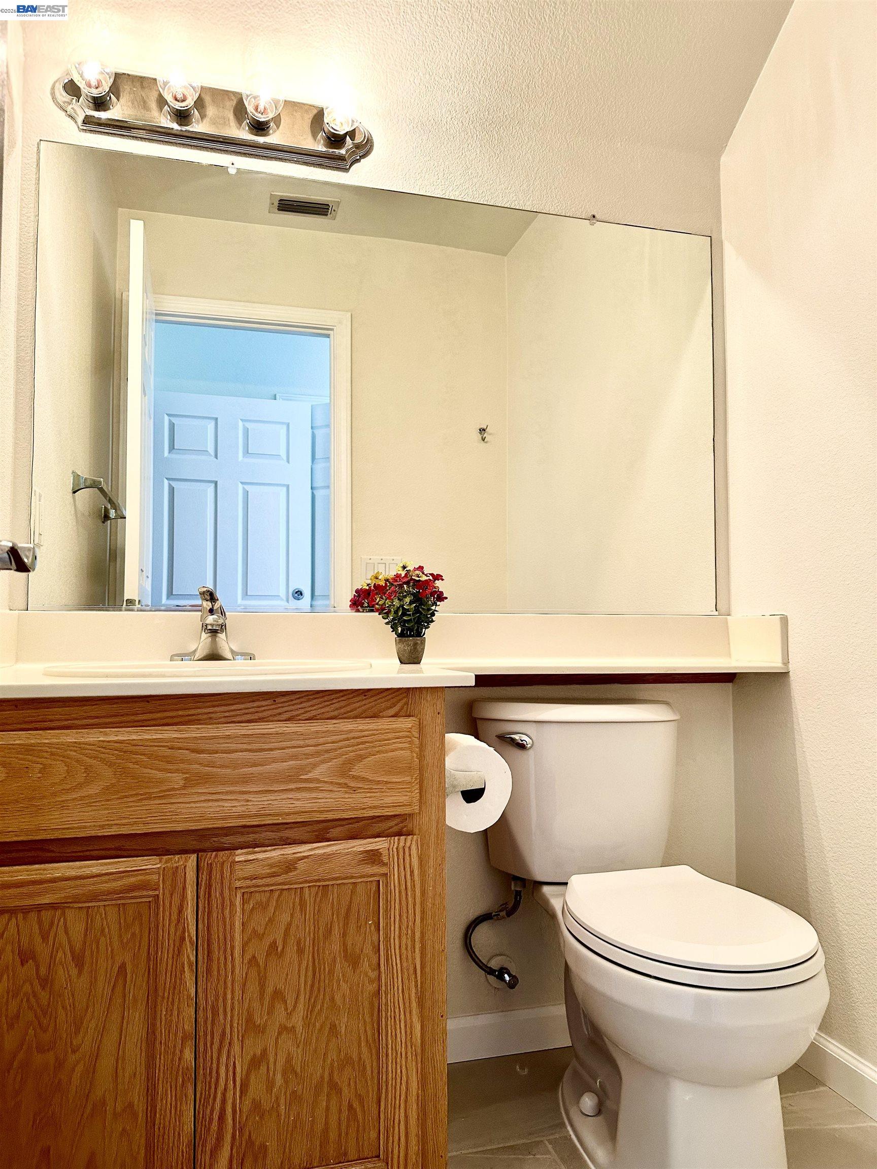 Detail Gallery Image 23 of 30 For 1555 Lankershire Dr, Tracy,  CA 95377 - 3 Beds | 2/1 Baths