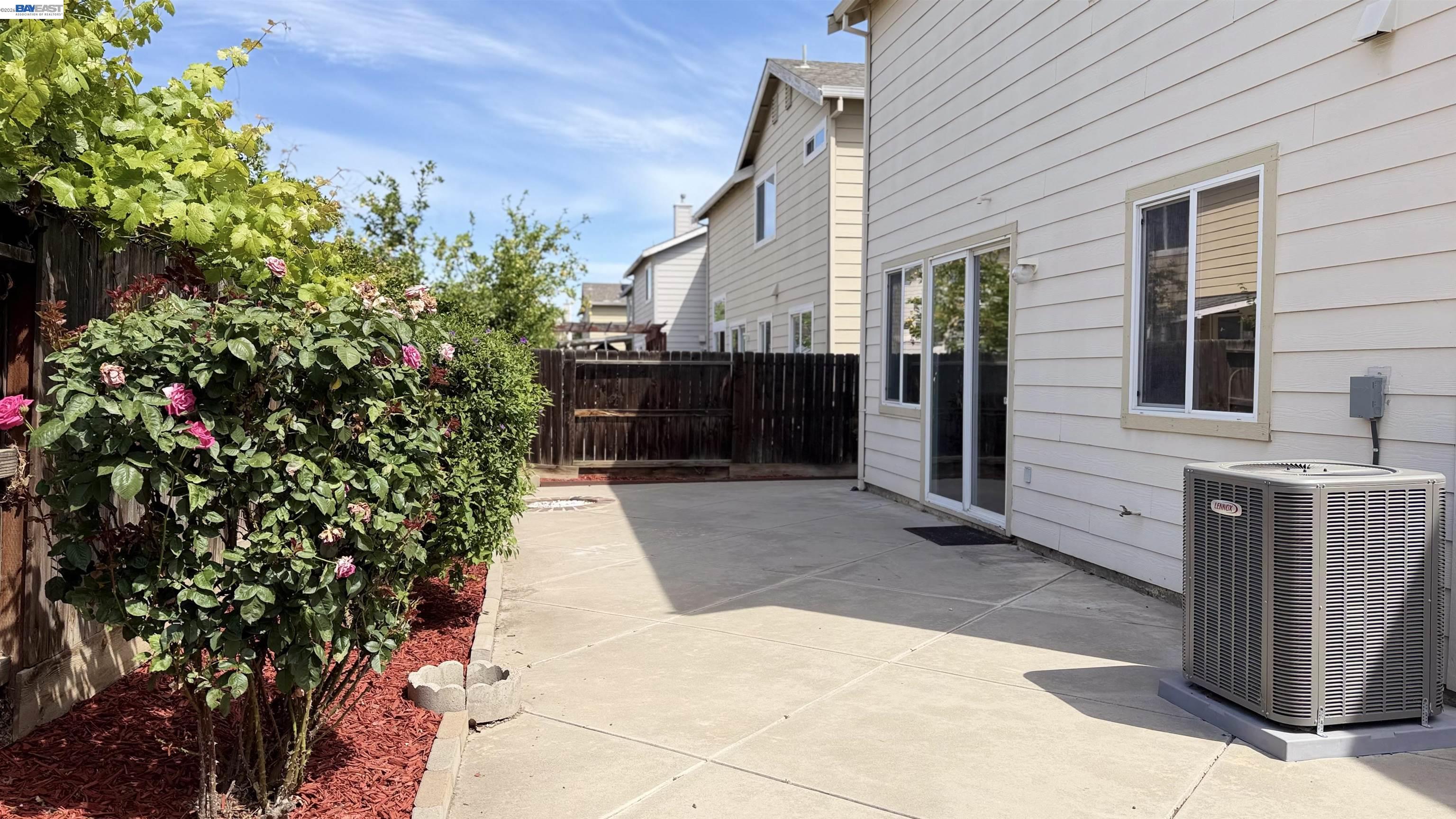 Detail Gallery Image 25 of 30 For 1555 Lankershire Dr, Tracy,  CA 95377 - 3 Beds | 2/1 Baths