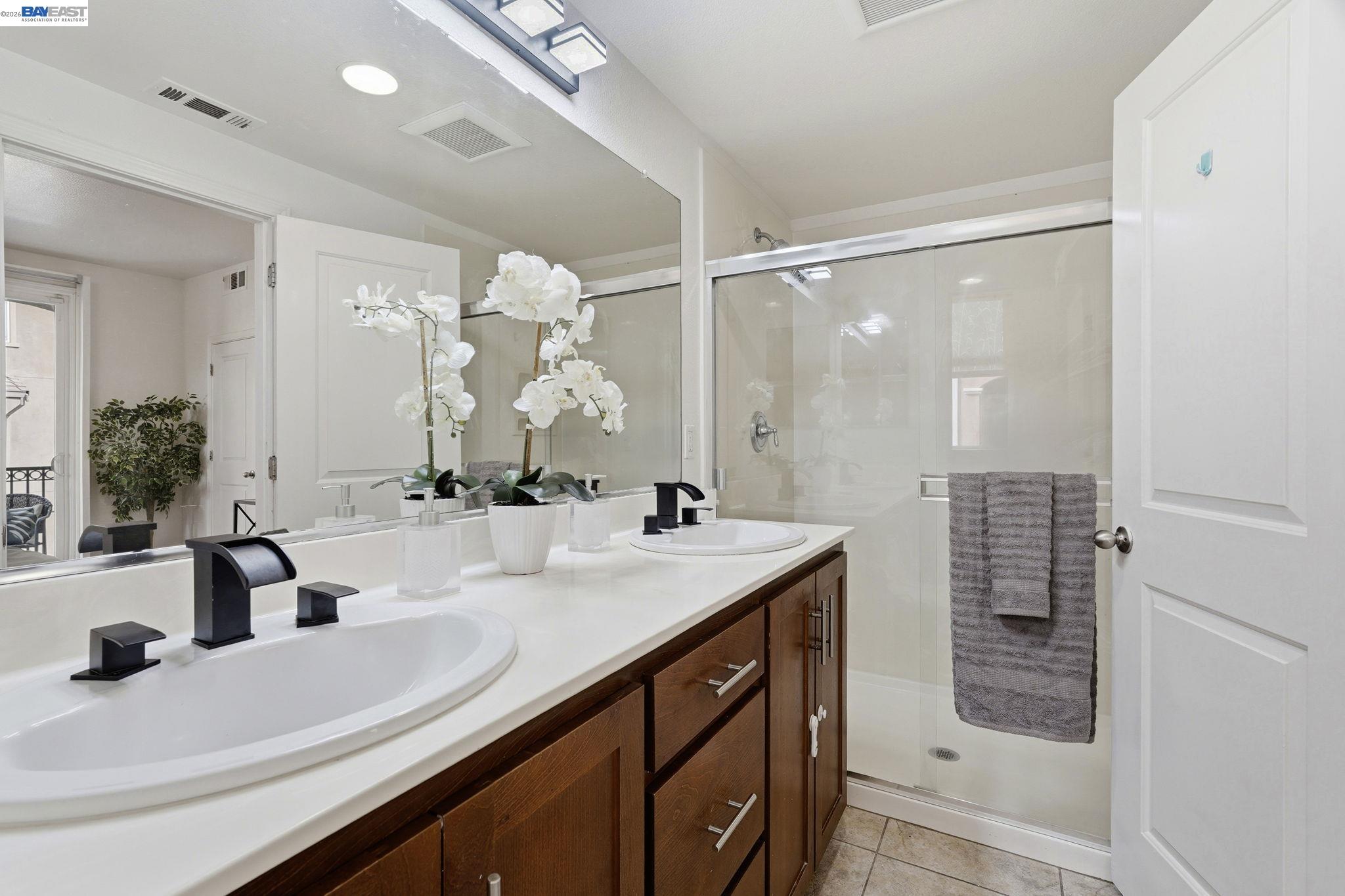 Detail Gallery Image 11 of 39 For 1656 Lee Way, Milpitas,  CA 95035 - 4 Beds | 2 Baths