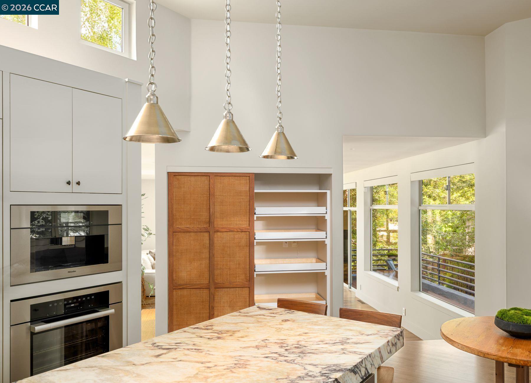 Detail Gallery Image 13 of 38 For 6 Dorothy Pl, Berkeley,  CA 94705 - 3 Beds | 2/1 Baths