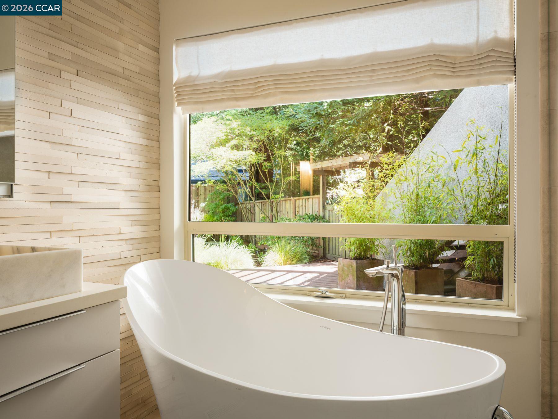 Detail Gallery Image 24 of 38 For 6 Dorothy Pl, Berkeley,  CA 94705 - 3 Beds | 2/1 Baths