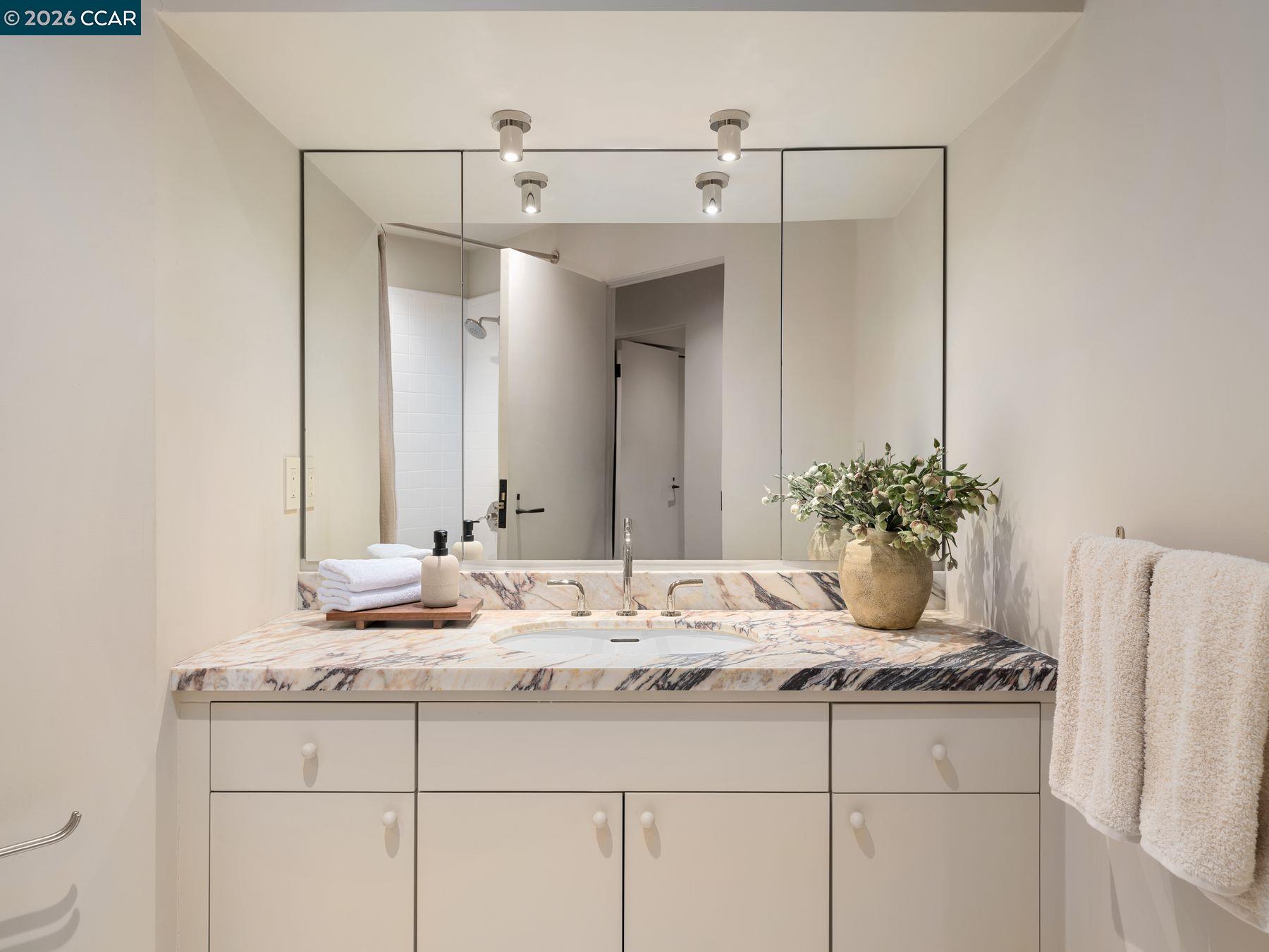 Detail Gallery Image 28 of 38 For 6 Dorothy Pl, Berkeley,  CA 94705 - 3 Beds | 2/1 Baths