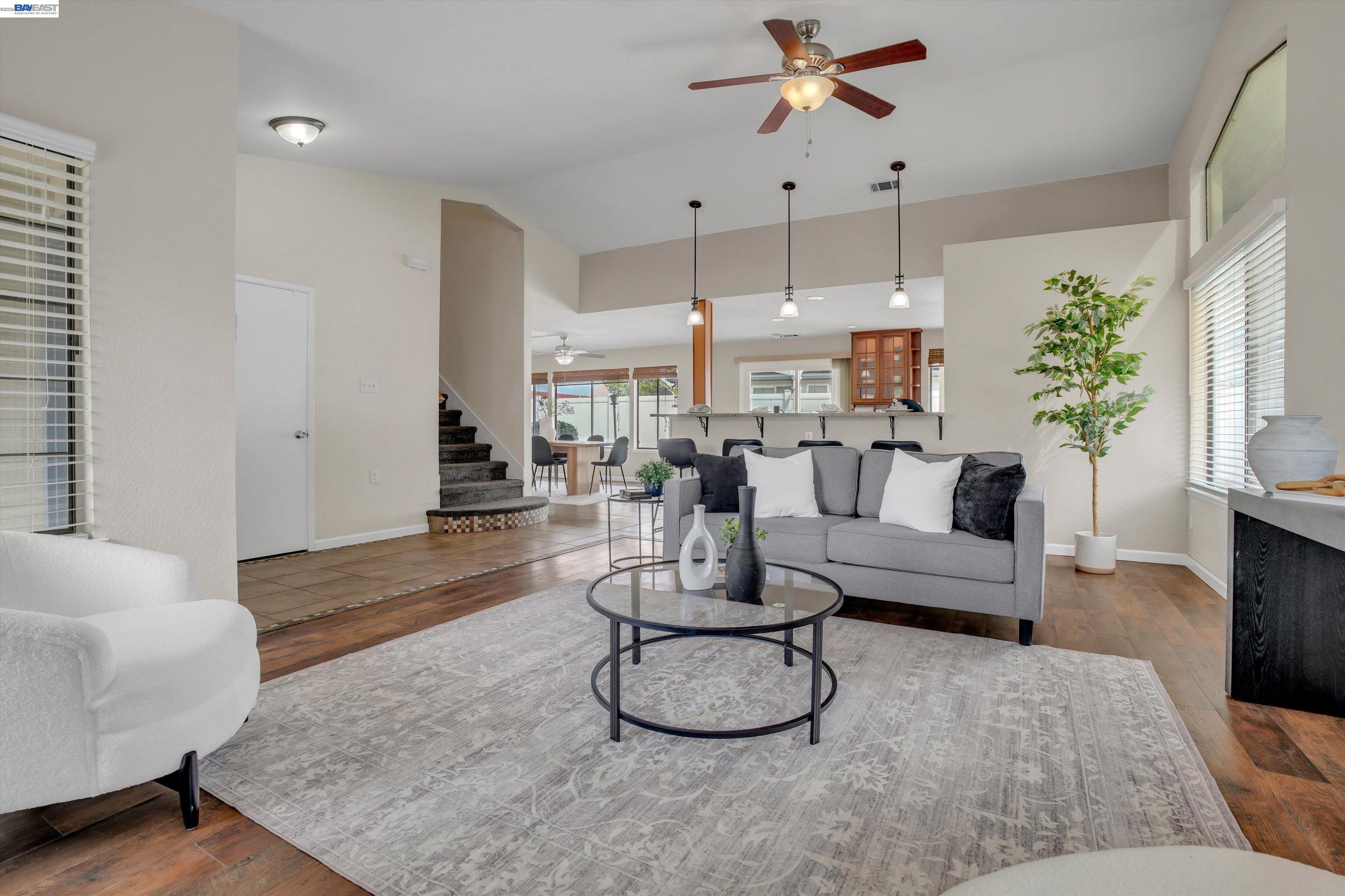 Detail Gallery Image 2 of 36 For 1529 Denese Ct, Manteca,  CA 95337 - 4 Beds | 2/1 Baths