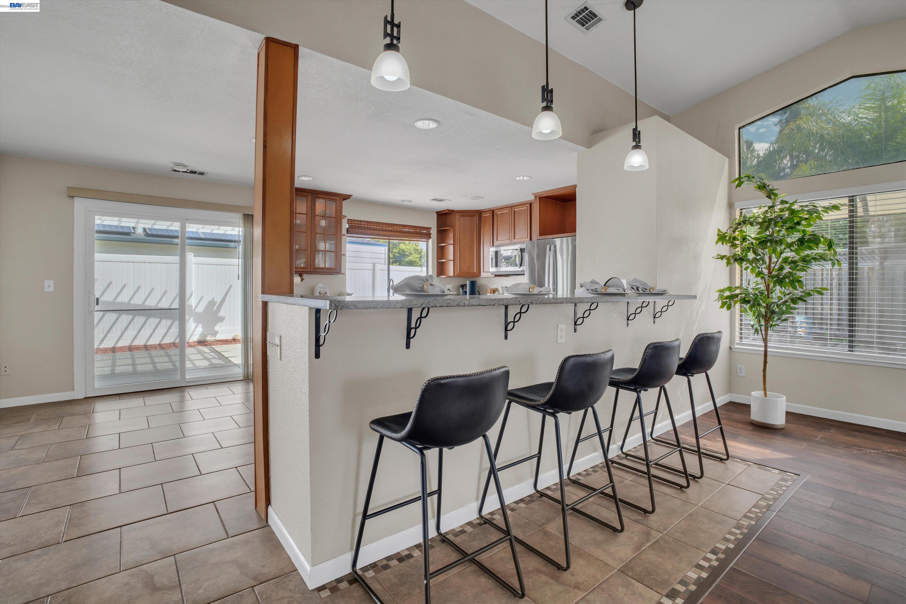 Detail Gallery Image 12 of 36 For 1529 Denese Ct, Manteca,  CA 95337 - 4 Beds | 2/1 Baths