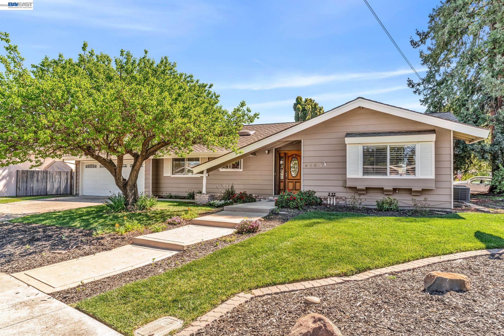 Detail Gallery Image 2 of 57 For 9459 Broadmoor Dr, San Ramon,  CA 94583 - 3 Beds | 2 Baths