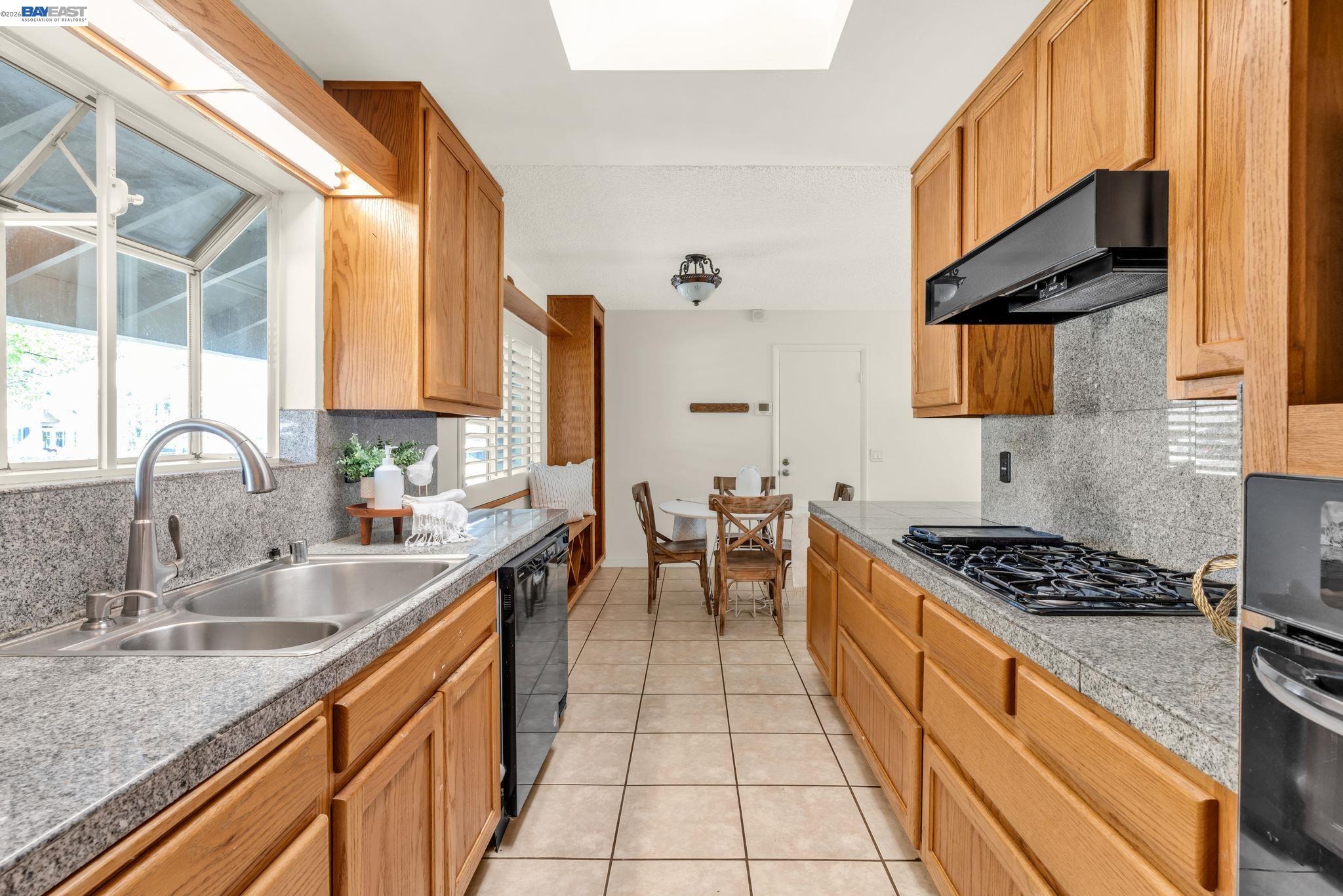 Detail Gallery Image 24 of 57 For 9459 Broadmoor Dr, San Ramon,  CA 94583 - 3 Beds | 2 Baths