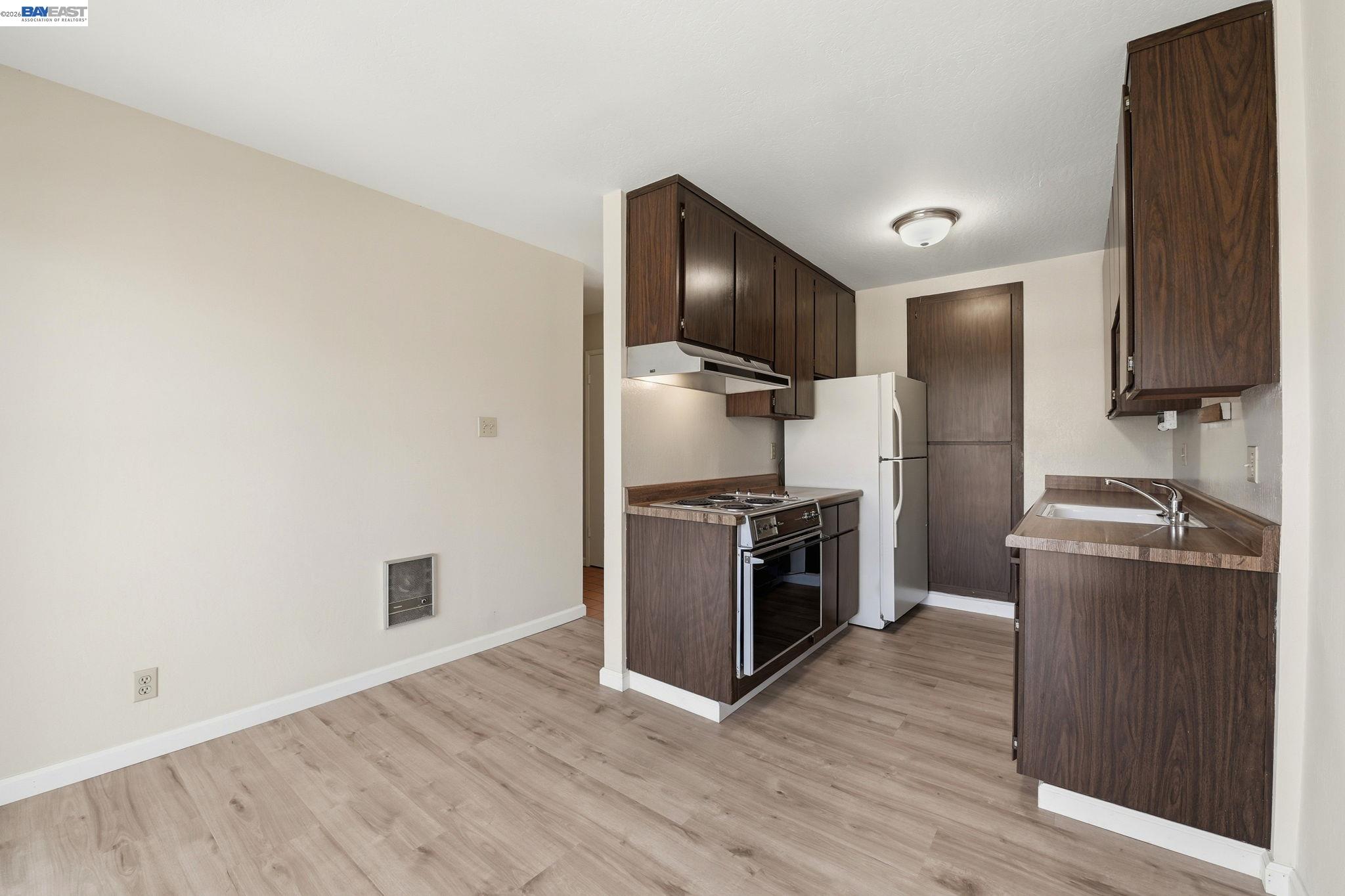 Photo #12: 41131799 Listing: Photo #12