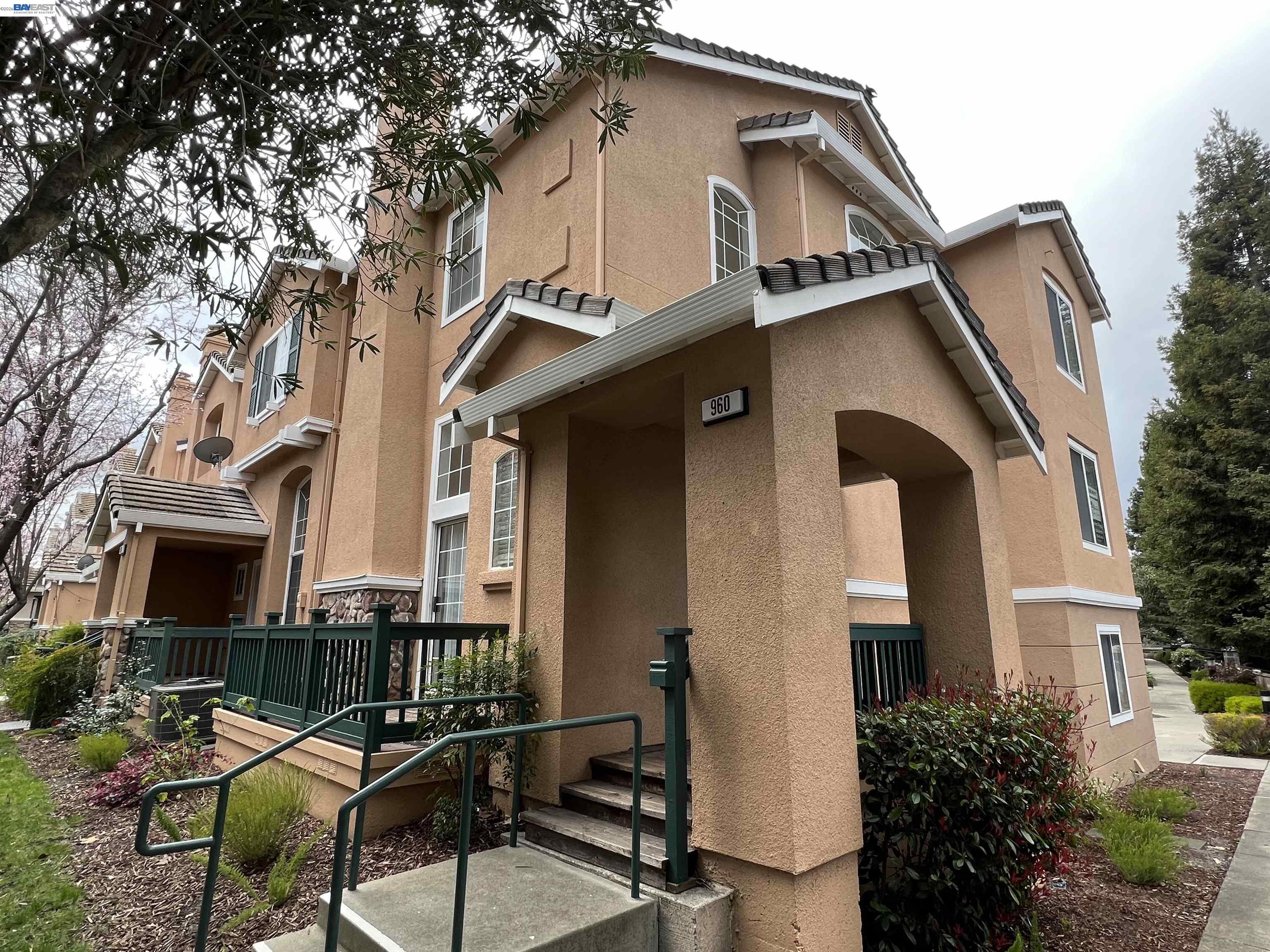 Front Image Thumbnail for BE41131810