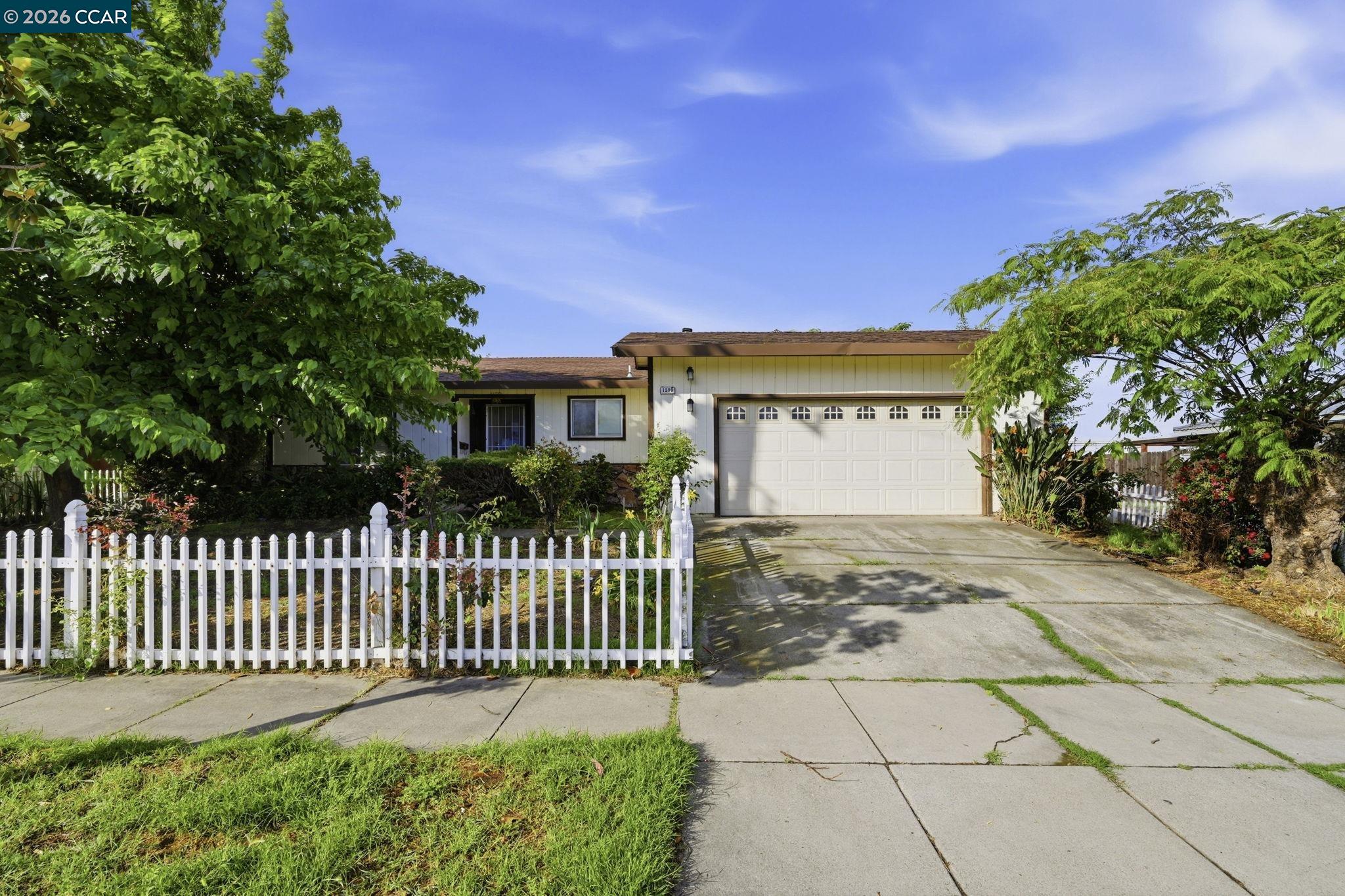 Front Image Thumbnail for CC41131815