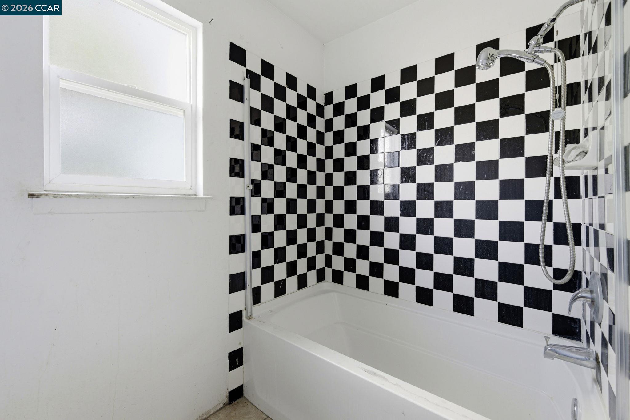 Detail Gallery Image 23 of 36 For 1509 W 18th St, Antioch,  CA 94509 - 3 Beds | 2 Baths