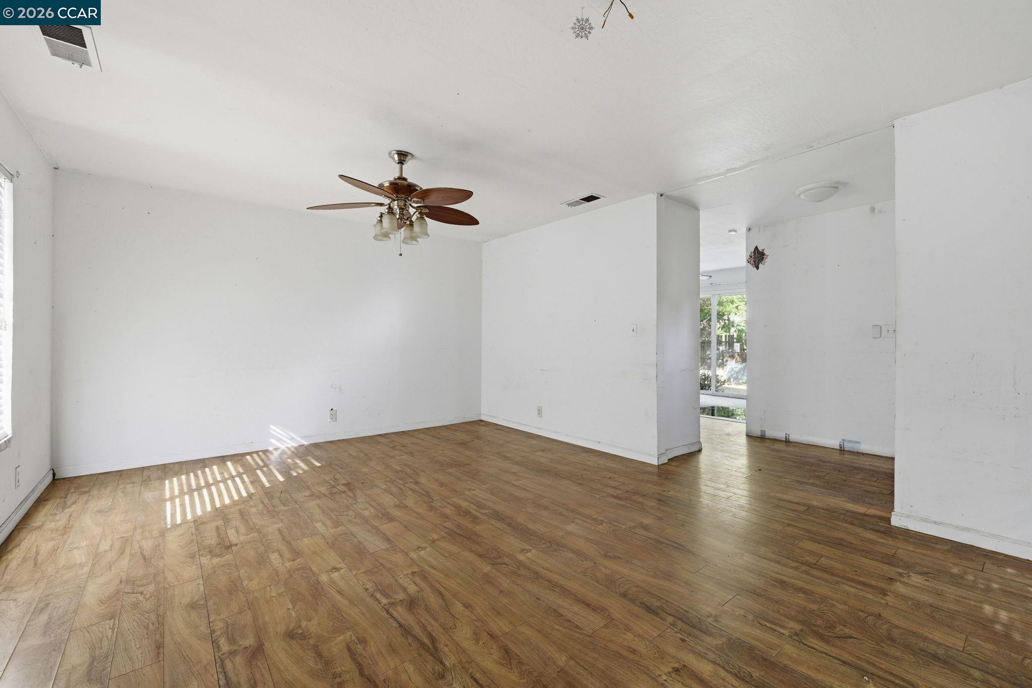 Detail Gallery Image 6 of 36 For 1509 W 18th St, Antioch,  CA 94509 - 3 Beds | 2 Baths