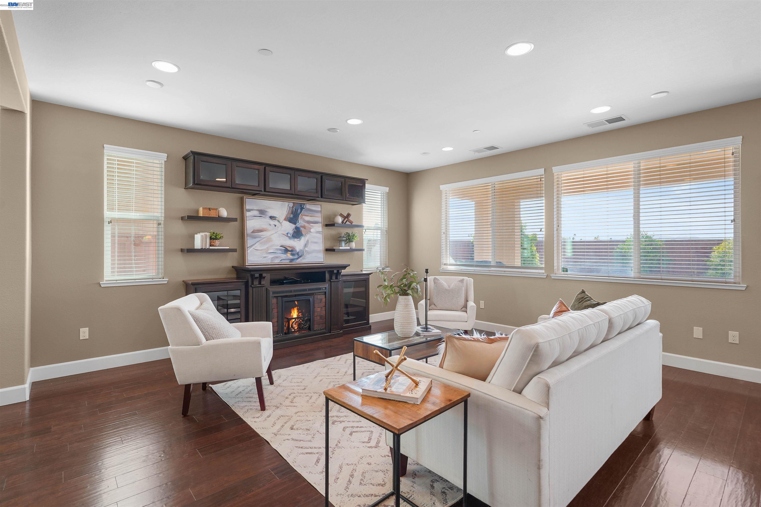 Detail Gallery Image 14 of 45 For 2417 Stalsburg Dr, Tracy,  CA 95376 - 4 Beds | 3 Baths