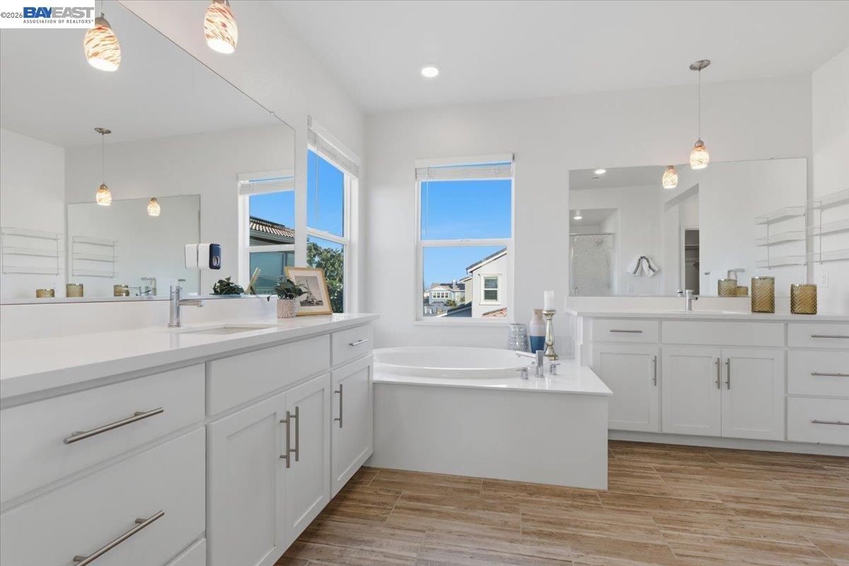 Detail Gallery Image 12 of 22 For 2481 Azalea Ave, Tracy,  CA 95376 - 4 Beds | 3 Baths