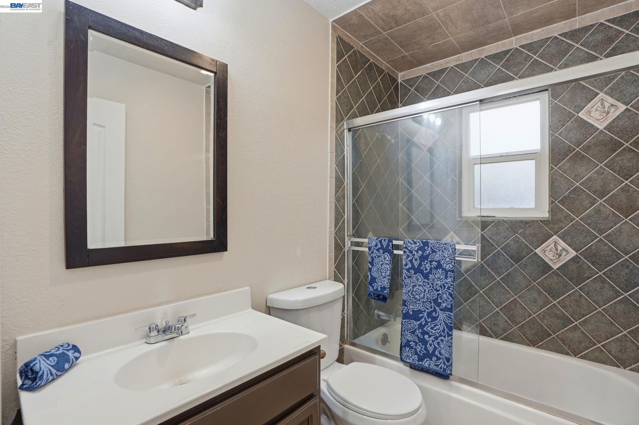 Detail Gallery Image 26 of 33 For 2705 Adobe Ct, Antioch,  CA 94509 - 4 Beds | 2 Baths