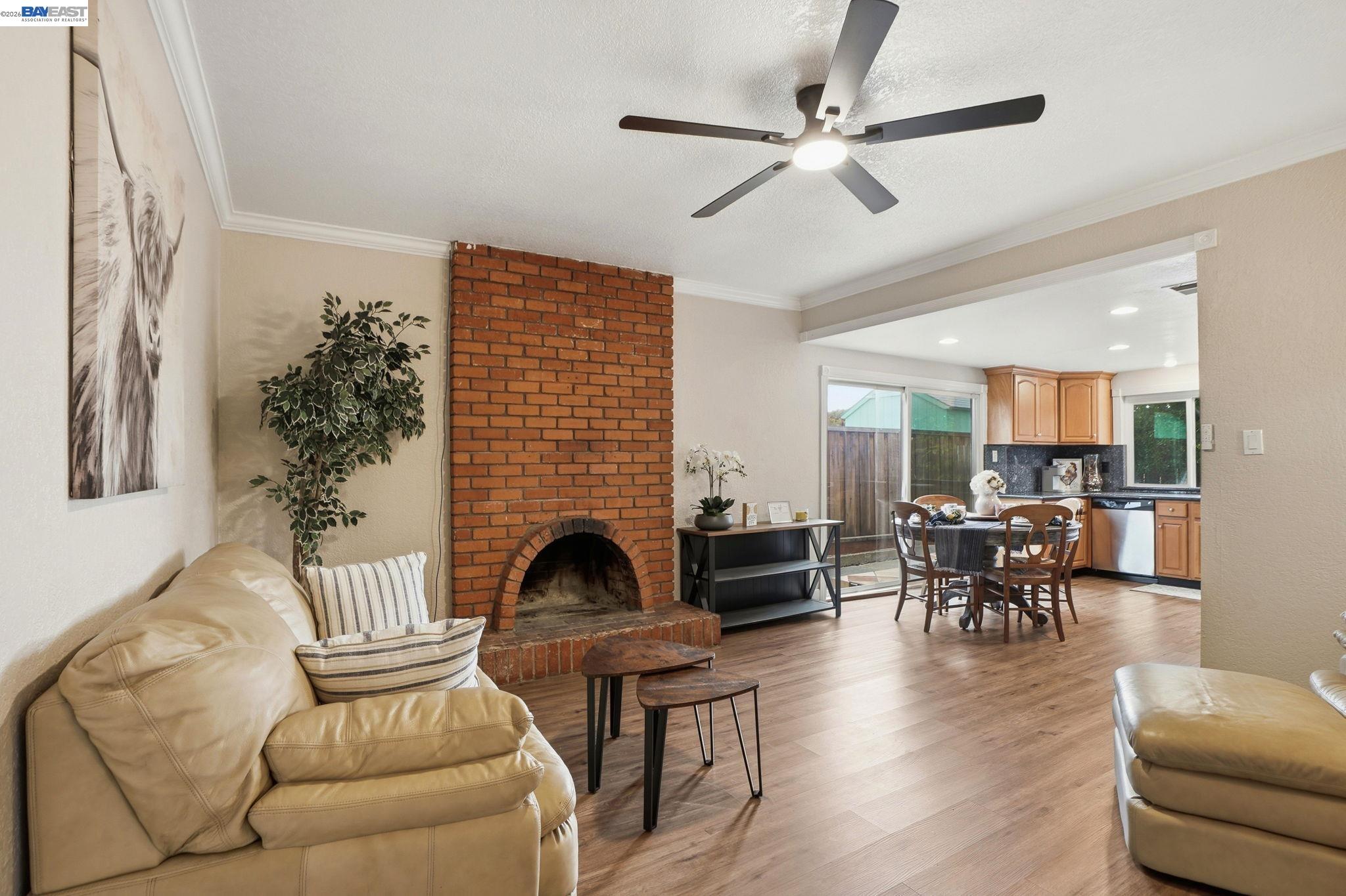 Detail Gallery Image 5 of 33 For 2705 Adobe Ct, Antioch,  CA 94509 - 4 Beds | 2 Baths