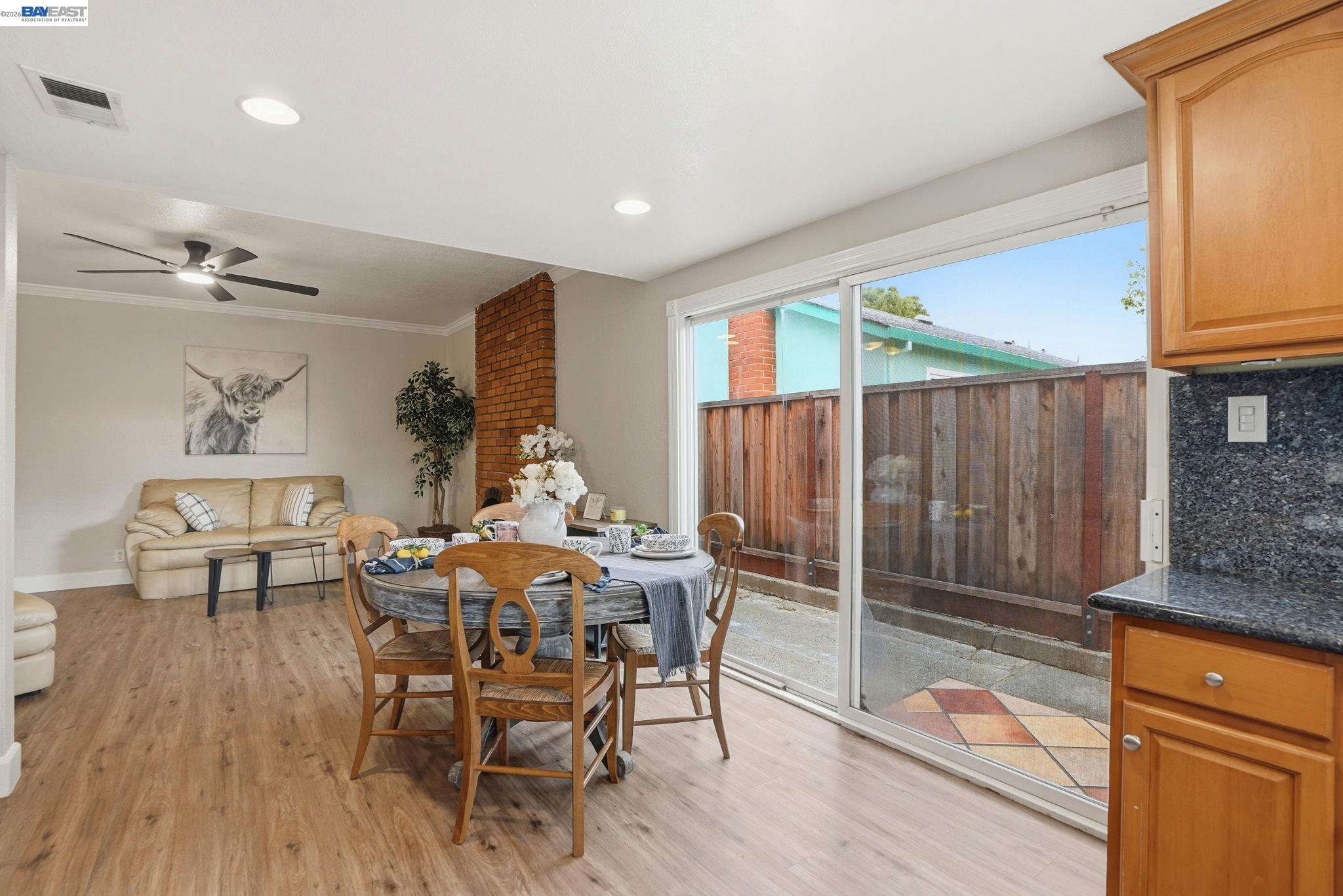 Detail Gallery Image 9 of 33 For 2705 Adobe Ct, Antioch,  CA 94509 - 4 Beds | 2 Baths