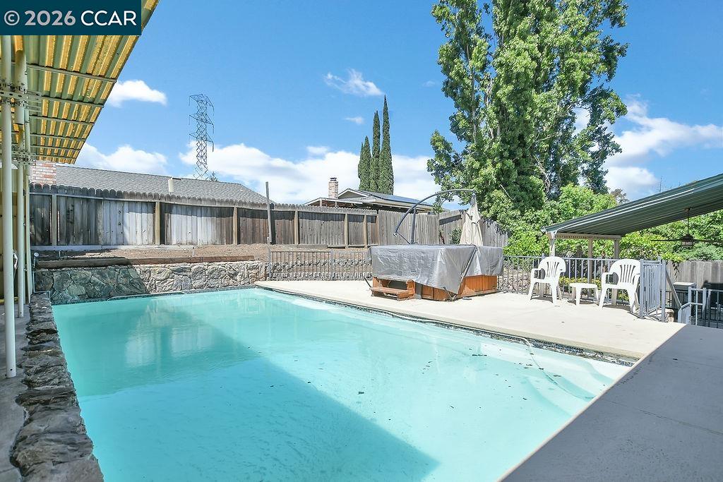 Front Image Thumbnail for CC41131832