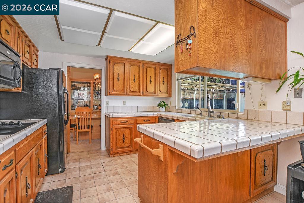 Detail Gallery Image 6 of 37 For 2822 Harris, Antioch,  CA 94509 - 4 Beds | 2/1 Baths