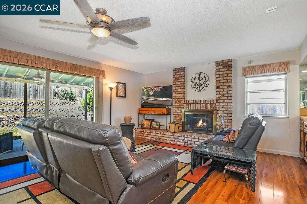 Detail Gallery Image 10 of 37 For 2822 Harris, Antioch,  CA 94509 - 4 Beds | 2/1 Baths