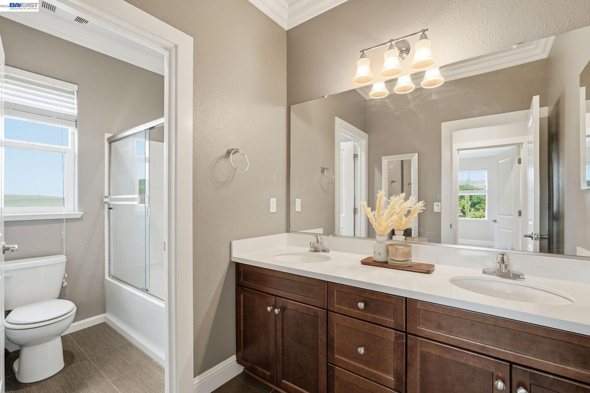 Detail Gallery Image 18 of 33 For 98 Driftwood Cir, Bay Point,  CA 94565 - 4 Beds | 2/1 Baths