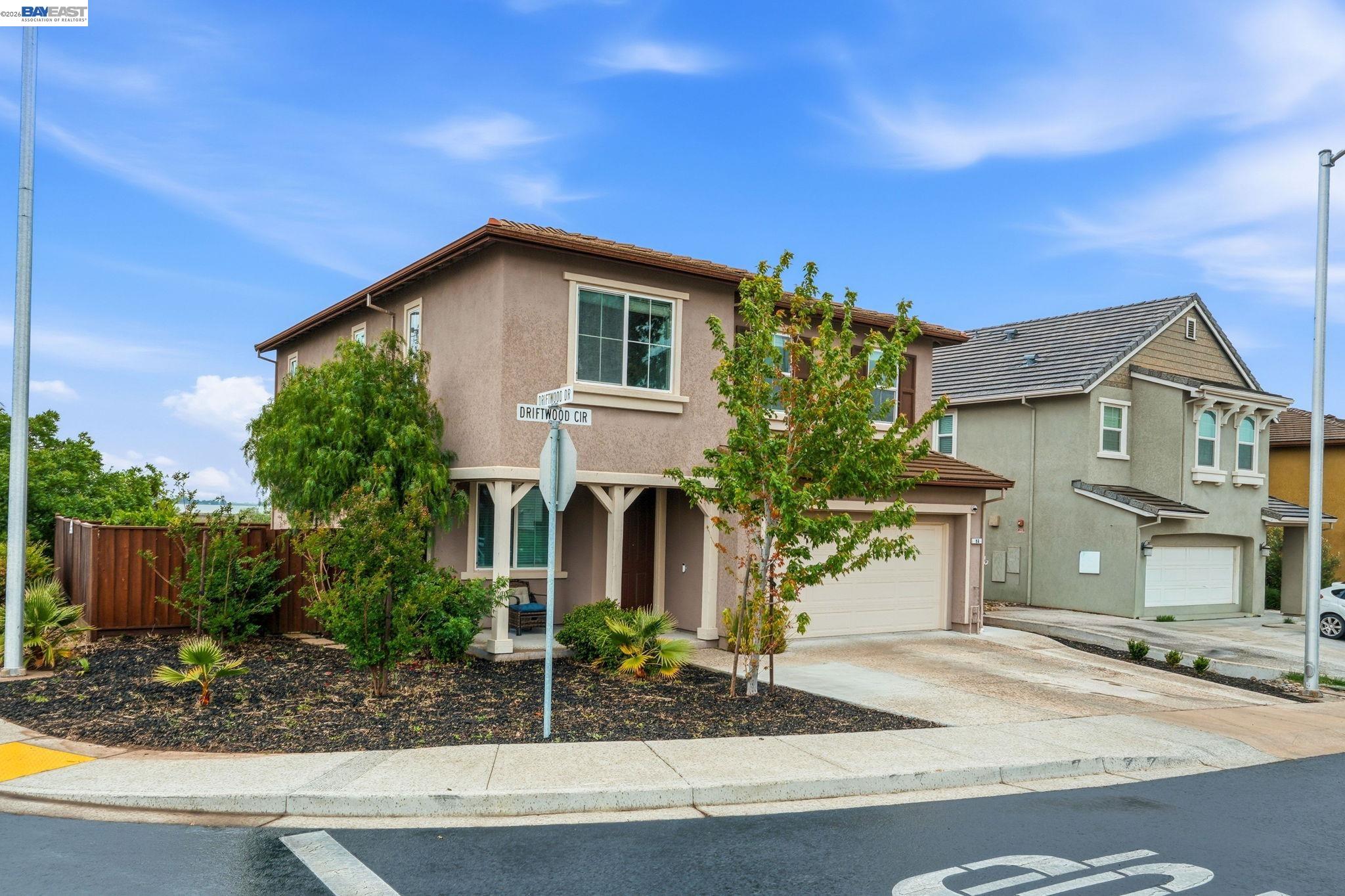 Detail Gallery Image 3 of 33 For 98 Driftwood Cir, Bay Point,  CA 94565 - 4 Beds | 2/1 Baths