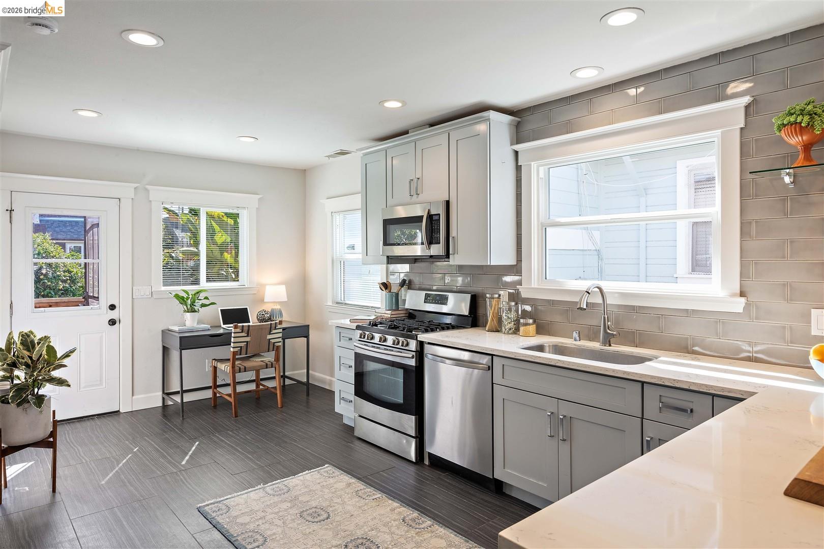 2707 Logan St, Oakland, CA, 94601