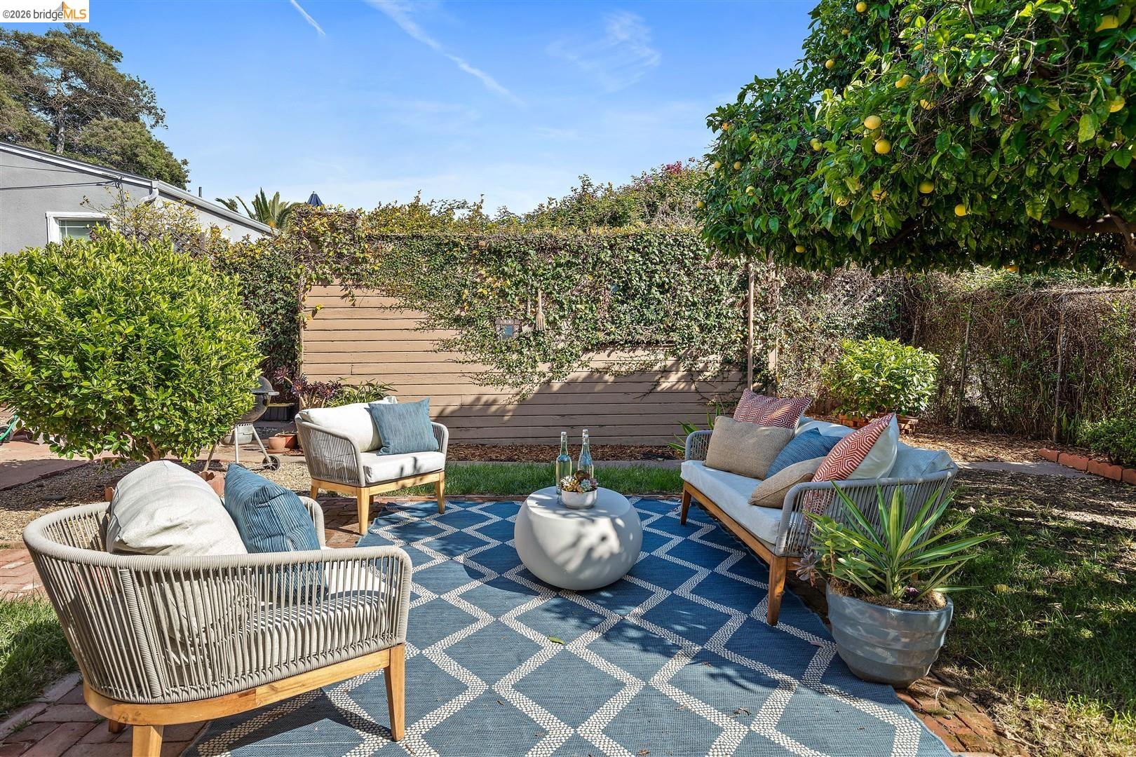 2707 Logan St, Oakland, CA, 94601
