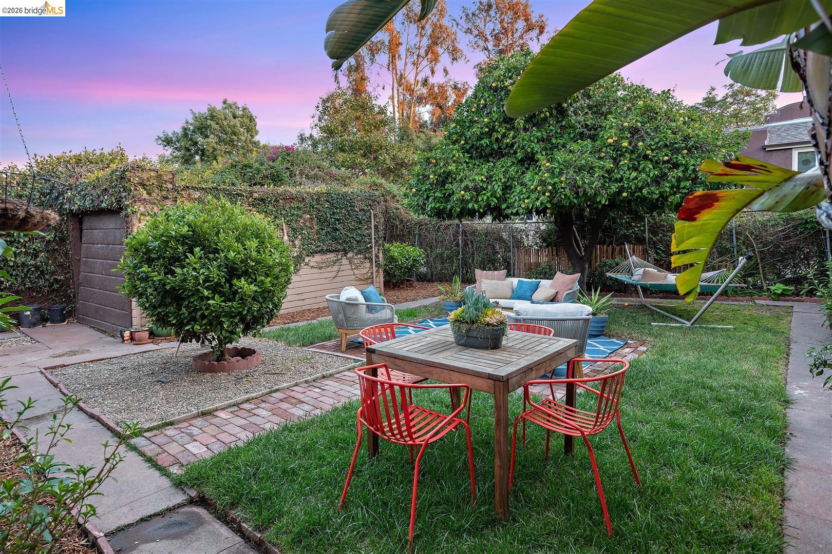 2707 Logan St, Oakland, CA, 94601
