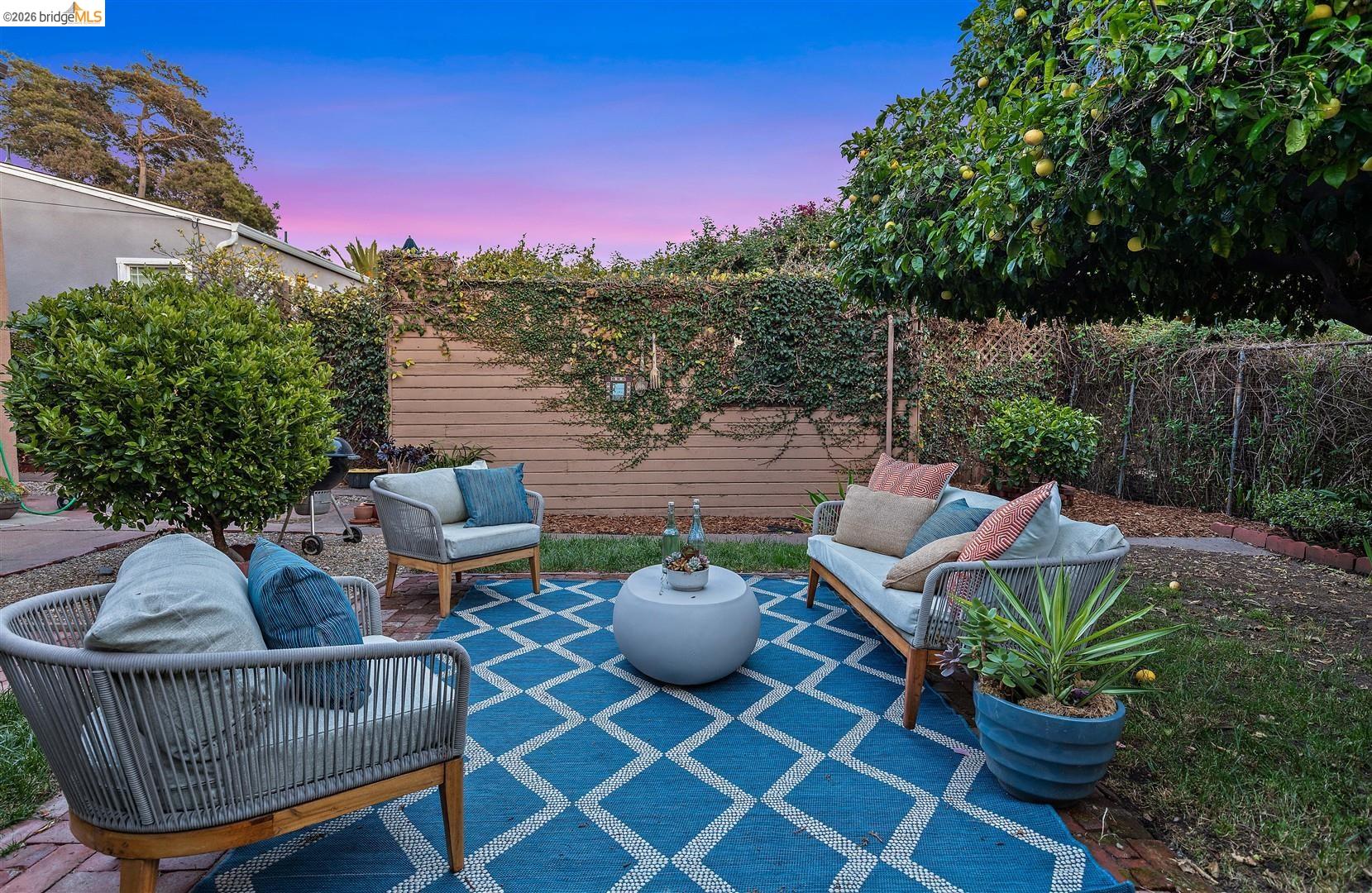 2707 Logan St, Oakland, CA, 94601