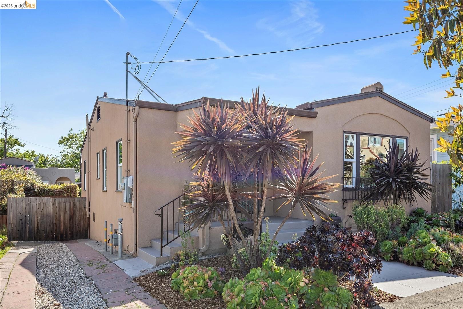 2707 Logan St, Oakland, CA, 94601