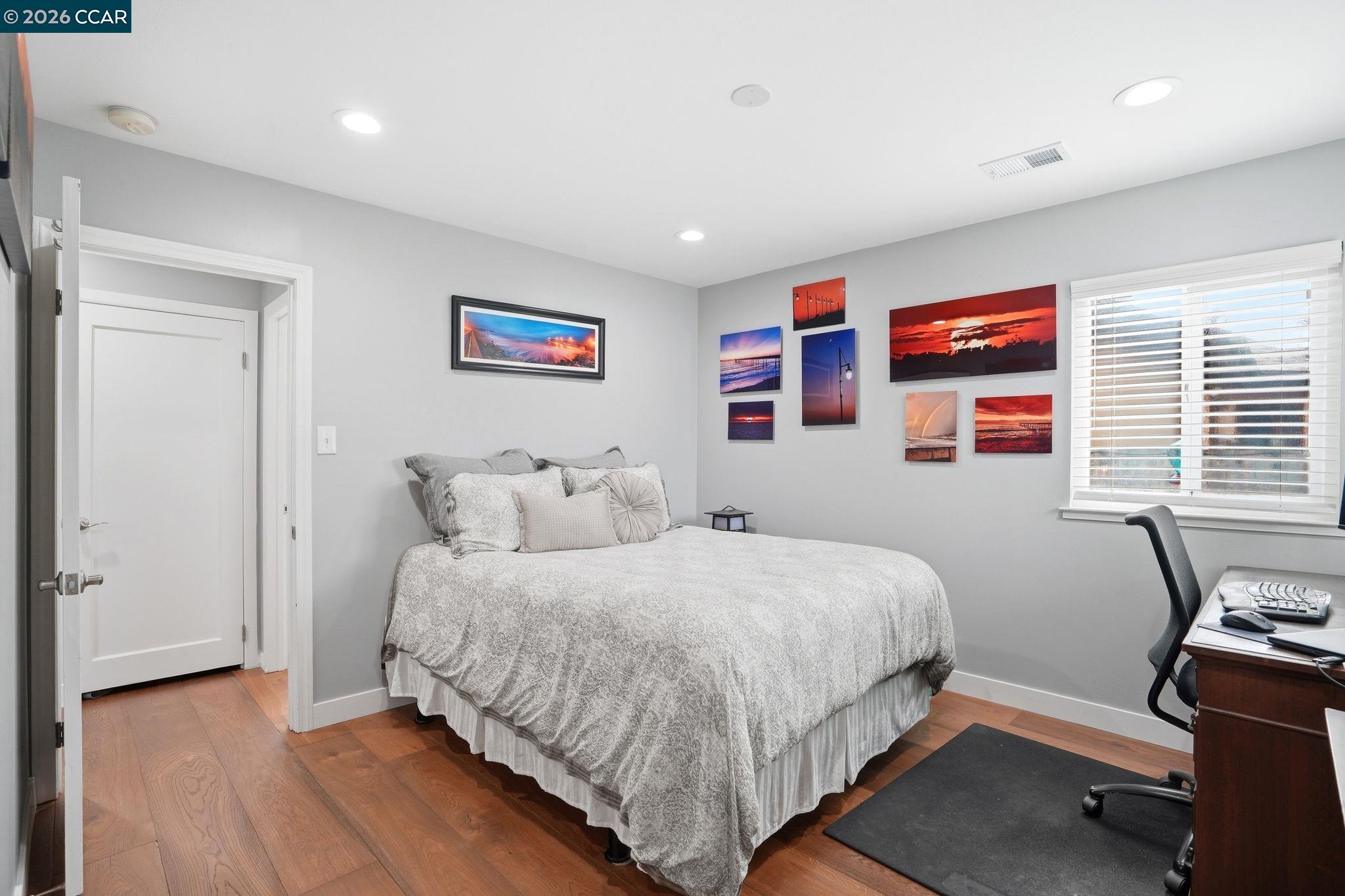 Detail Gallery Image 17 of 30 For 136 Pacific Ave, Pacifica,  CA 94044 - 3 Beds | 2 Baths