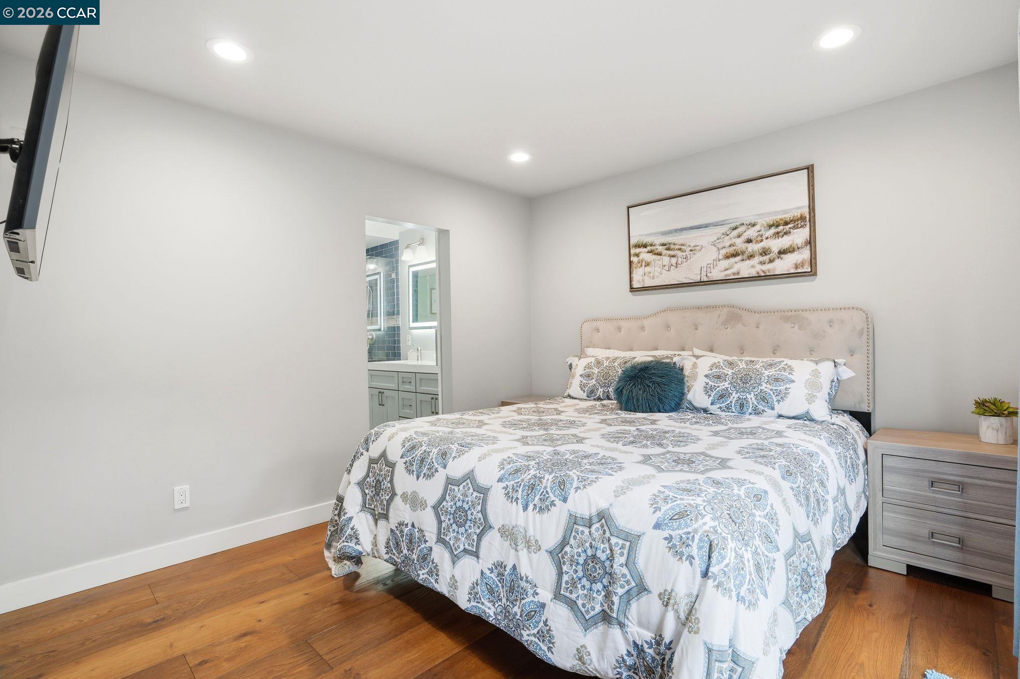 Detail Gallery Image 20 of 30 For 136 Pacific Ave, Pacifica,  CA 94044 - 3 Beds | 2 Baths