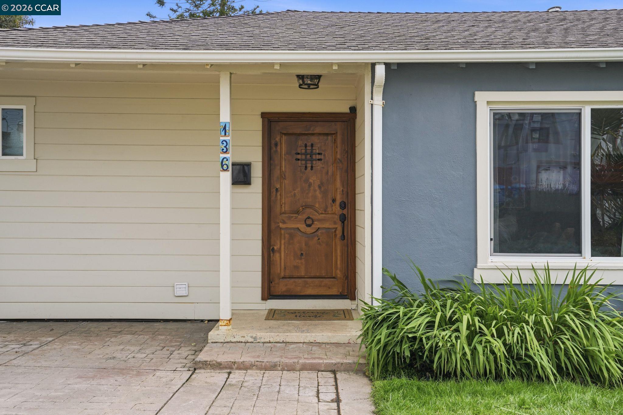 Detail Gallery Image 3 of 30 For 136 Pacific Ave, Pacifica,  CA 94044 - 3 Beds | 2 Baths