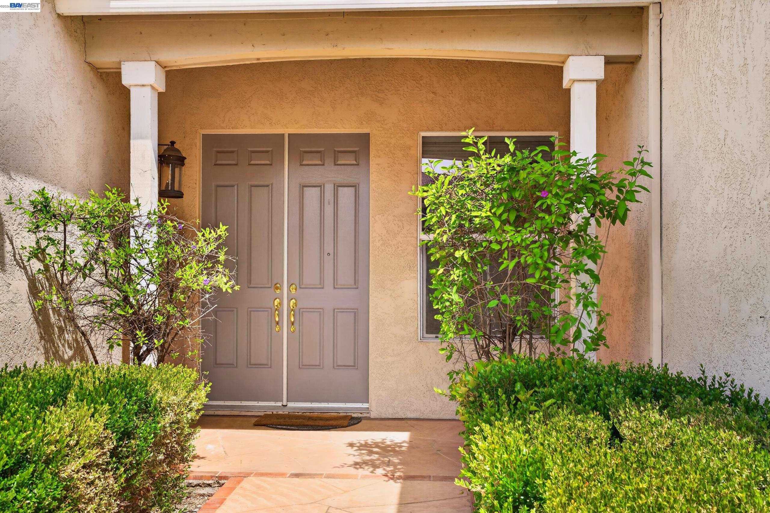 Detail Gallery Image 3 of 78 For 5113 Pray Court, Antioch,  CA 94531 - 4 Beds | 3 Baths