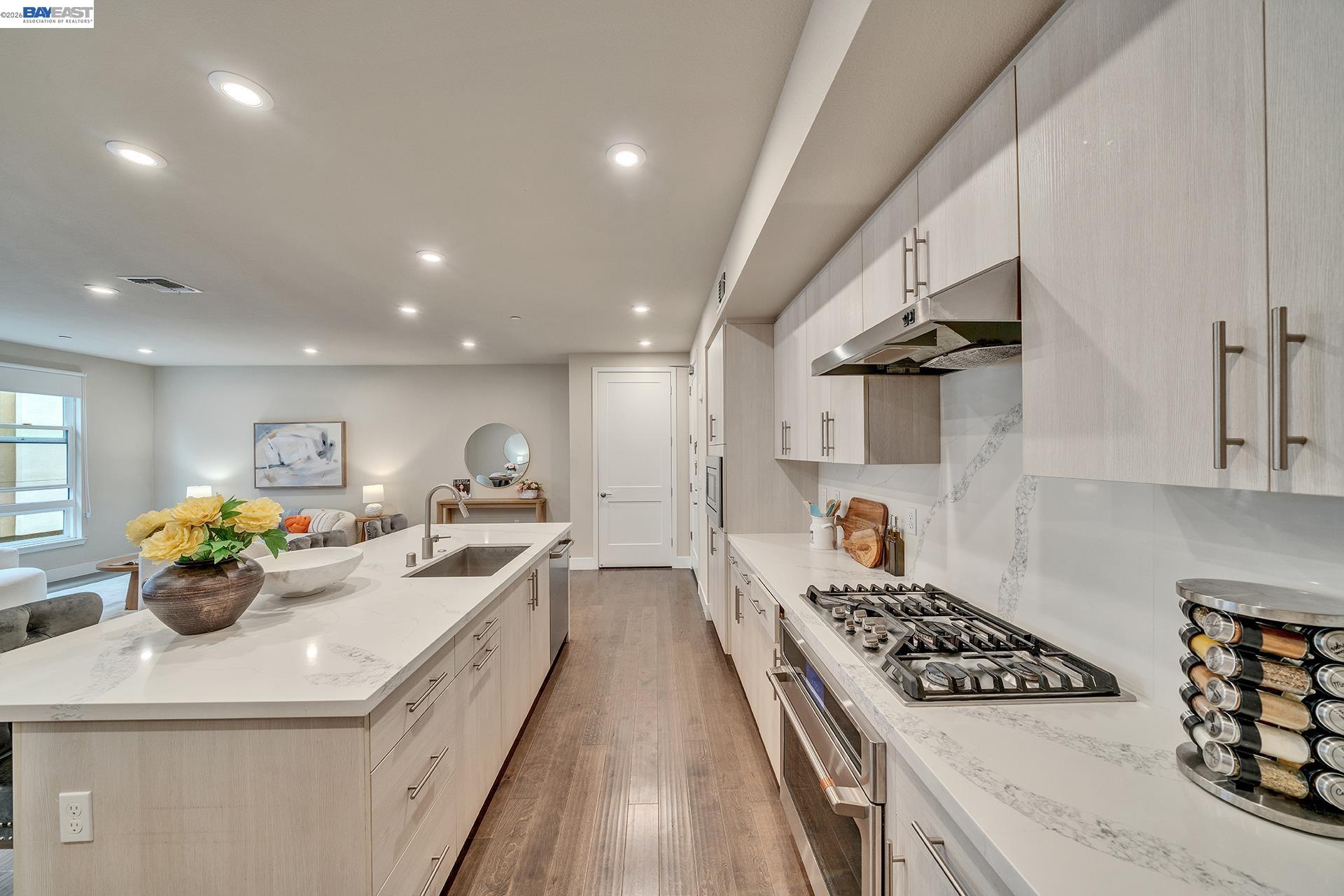 Photo #5: 41131849 Listing: Photo #5