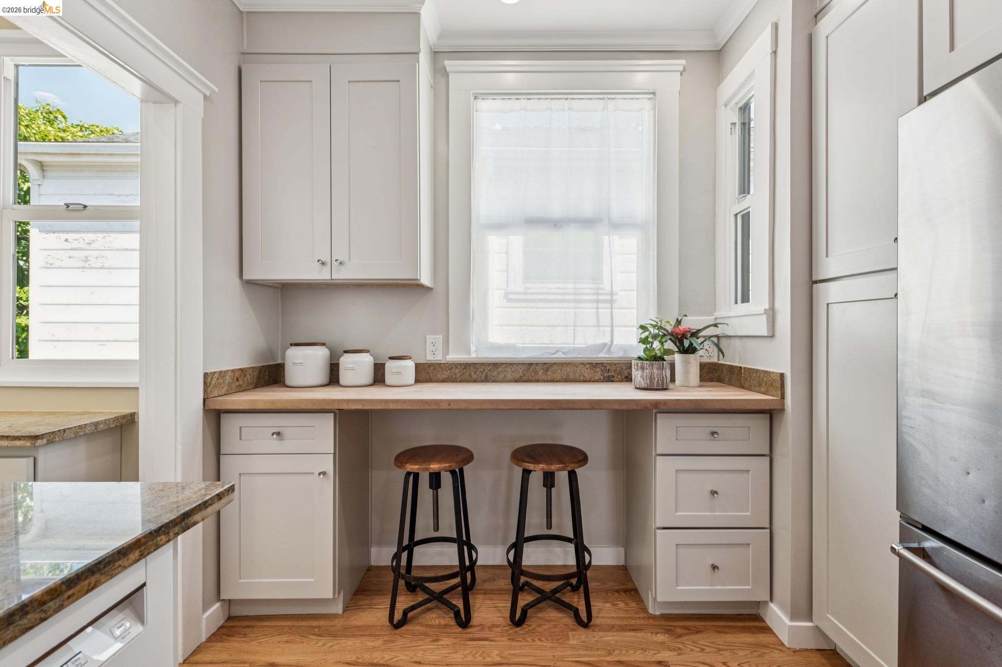 Detail Gallery Image 16 of 41 For 1233 Carleton St, Berkeley,  CA 94702 - 2 Beds | 1 Baths