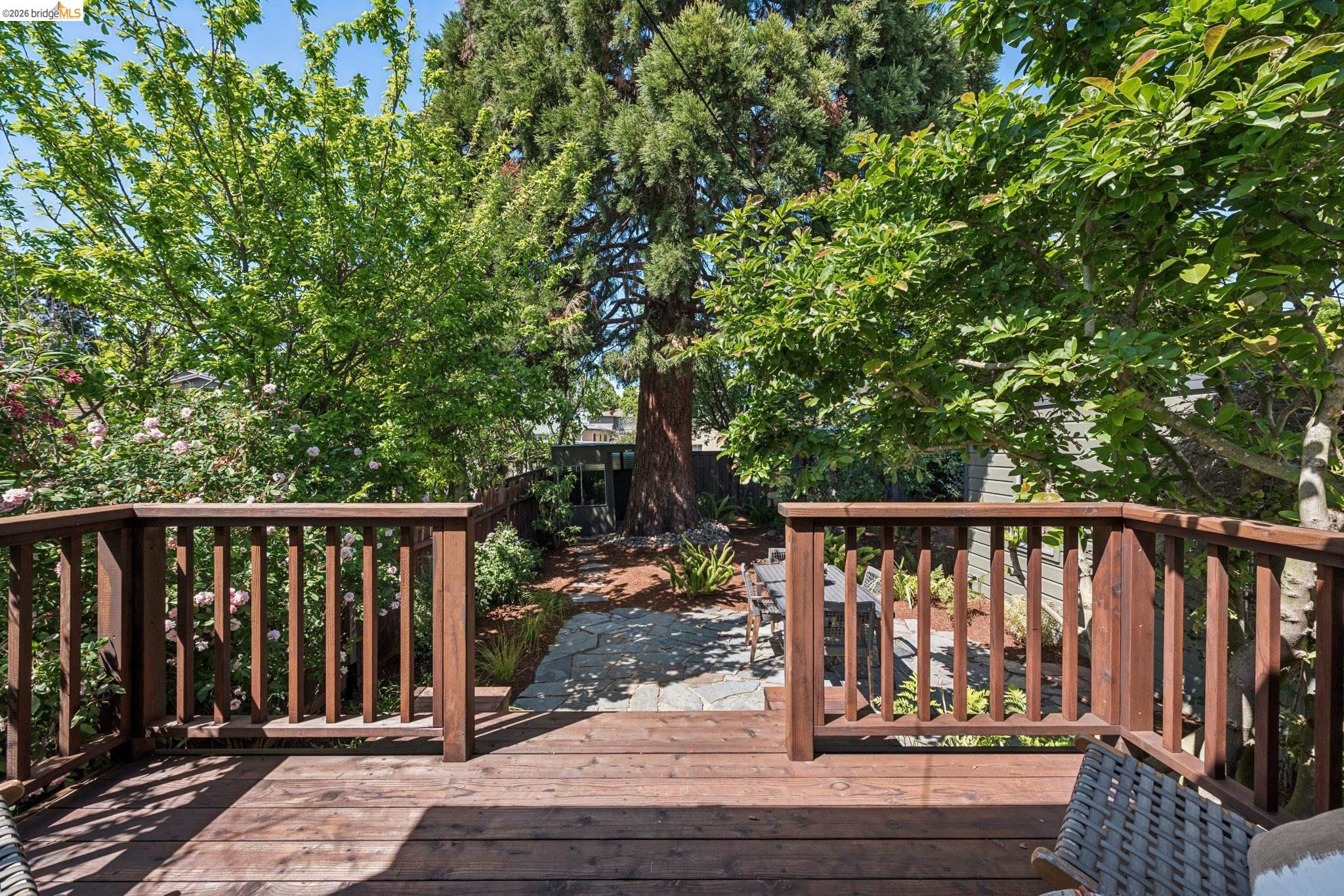 Detail Gallery Image 27 of 41 For 1233 Carleton St, Berkeley,  CA 94702 - 2 Beds | 1 Baths