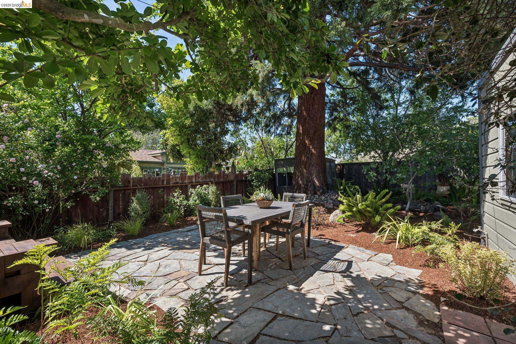 Detail Gallery Image 30 of 41 For 1233 Carleton St, Berkeley,  CA 94702 - 2 Beds | 1 Baths