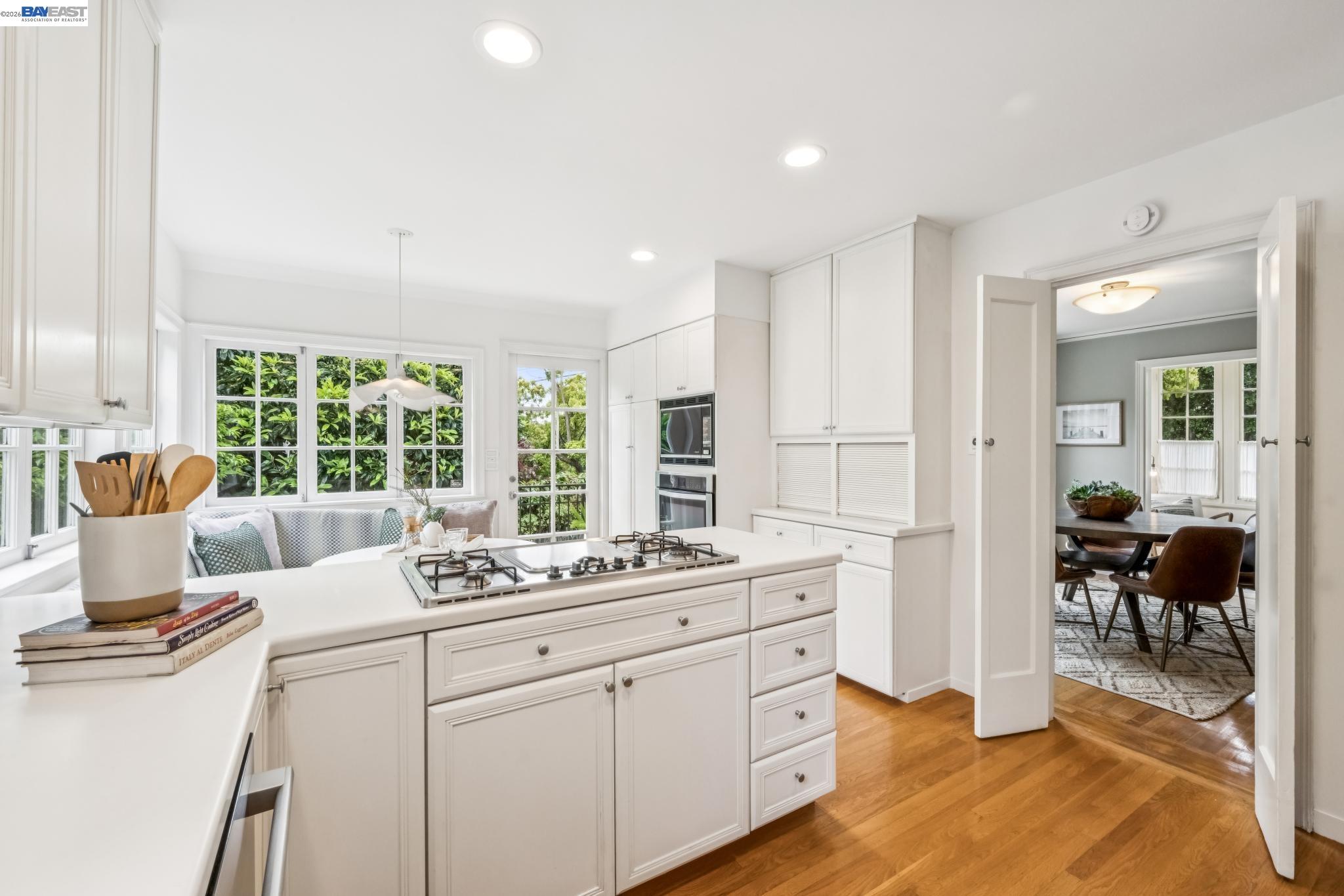 Detail Gallery Image 24 of 56 For 1800 San Lorenzo Avenue, Berkeley,  CA 94707 - 3 Beds | 1/1 Baths