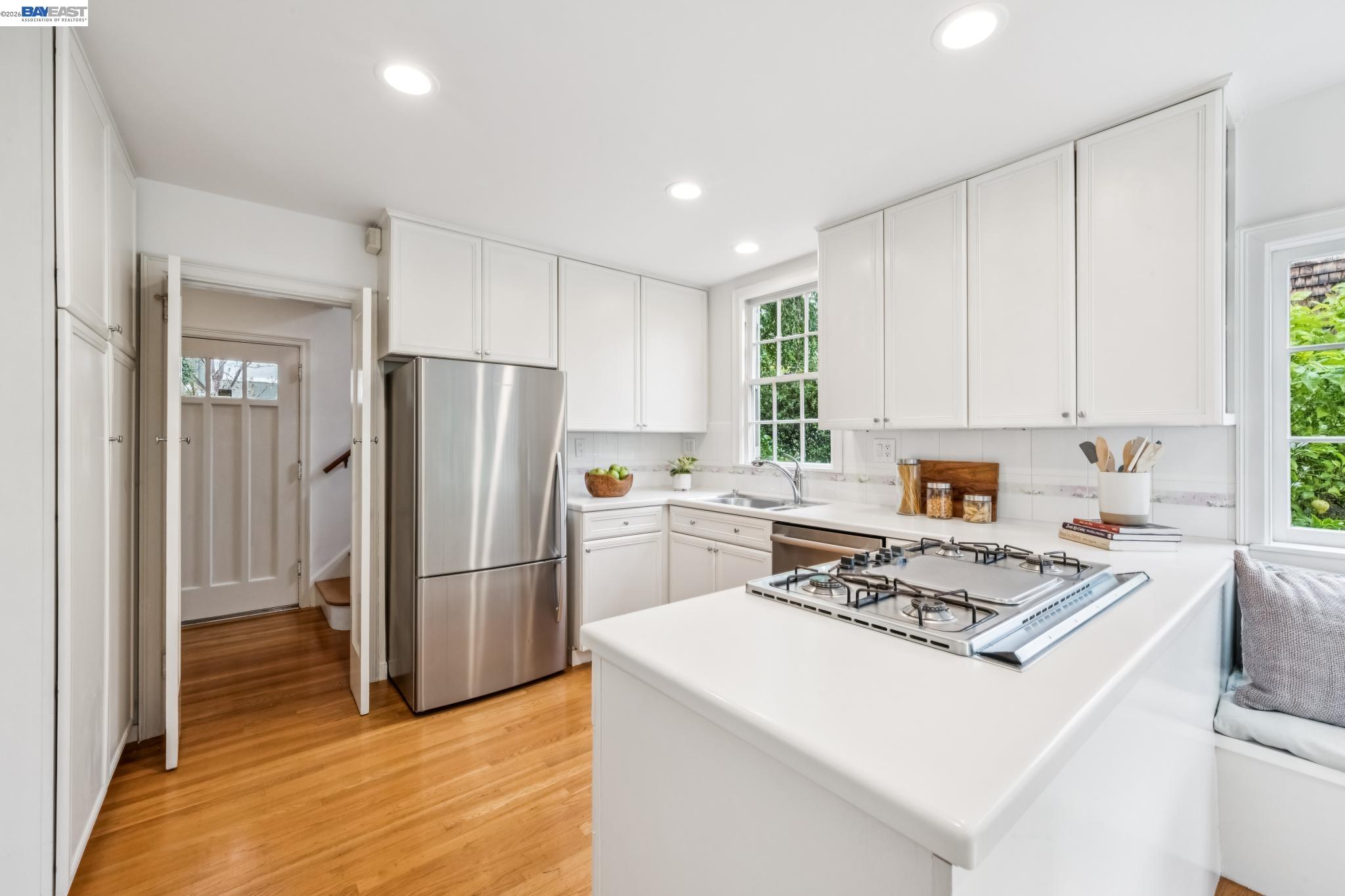 Detail Gallery Image 26 of 56 For 1800 San Lorenzo Avenue, Berkeley,  CA 94707 - 3 Beds | 1/1 Baths