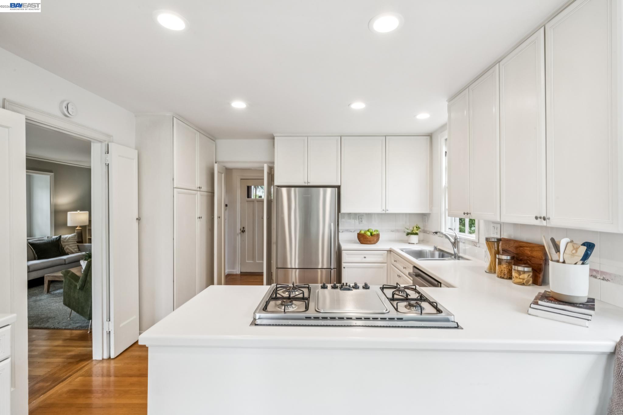 Detail Gallery Image 28 of 56 For 1800 San Lorenzo Avenue, Berkeley,  CA 94707 - 3 Beds | 1/1 Baths