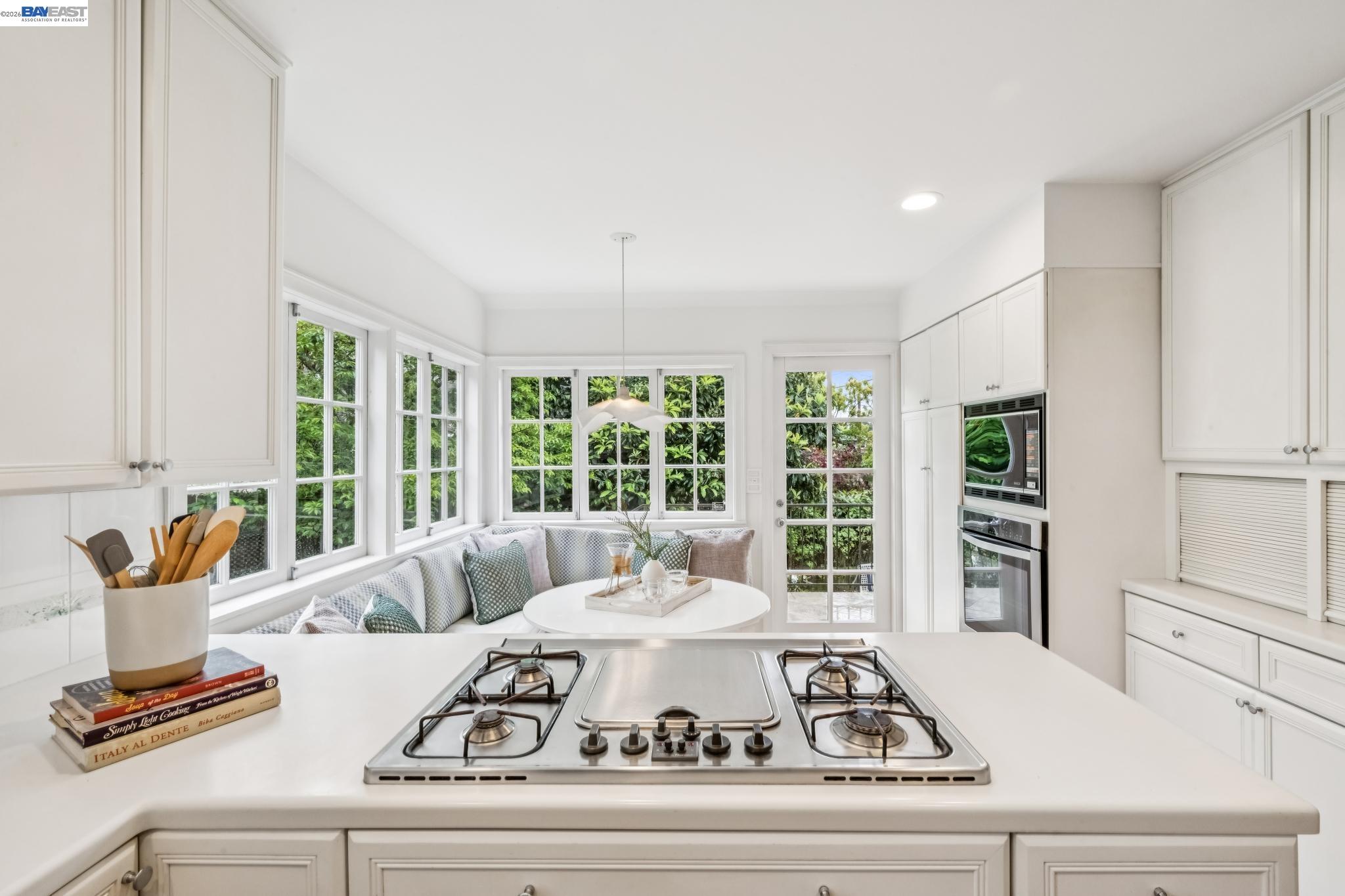 Detail Gallery Image 29 of 56 For 1800 San Lorenzo Avenue, Berkeley,  CA 94707 - 3 Beds | 1/1 Baths