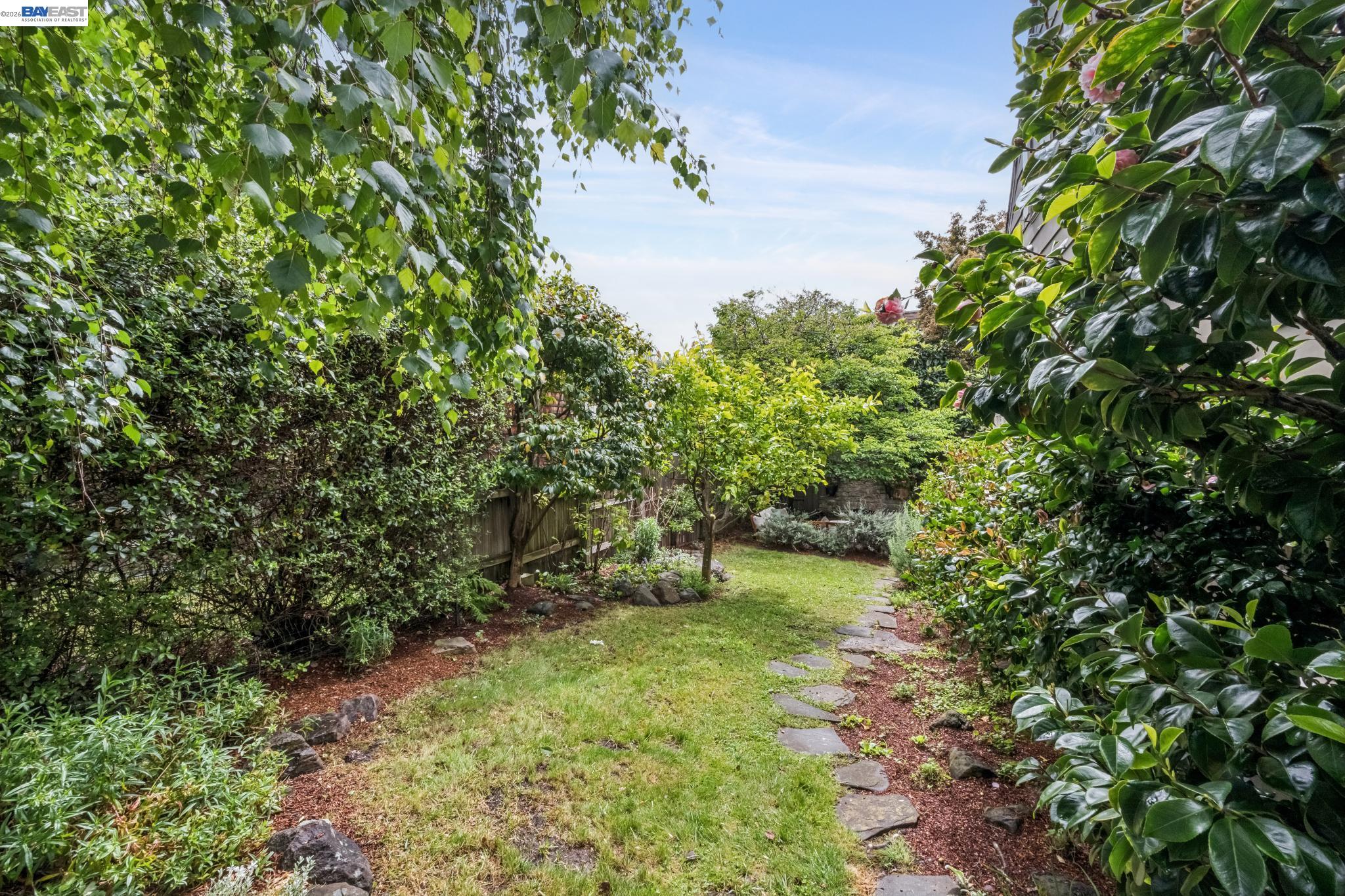 Detail Gallery Image 36 of 56 For 1800 San Lorenzo Avenue, Berkeley,  CA 94707 - 3 Beds | 1/1 Baths