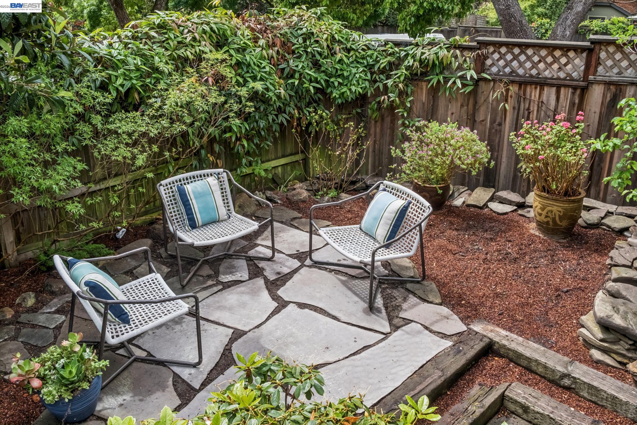 Detail Gallery Image 37 of 56 For 1800 San Lorenzo Avenue, Berkeley,  CA 94707 - 3 Beds | 1/1 Baths