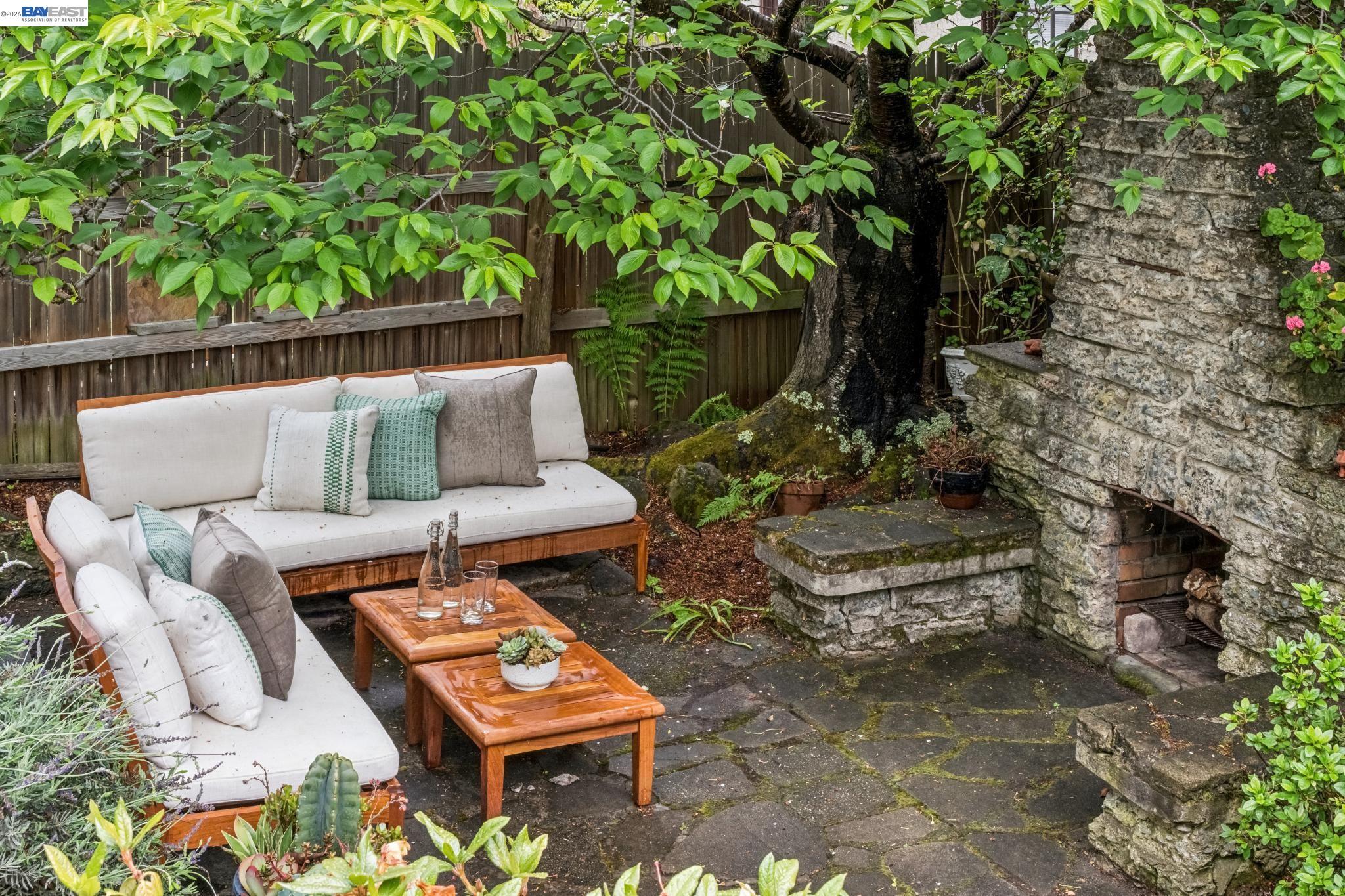 Detail Gallery Image 38 of 56 For 1800 San Lorenzo Avenue, Berkeley,  CA 94707 - 3 Beds | 1/1 Baths