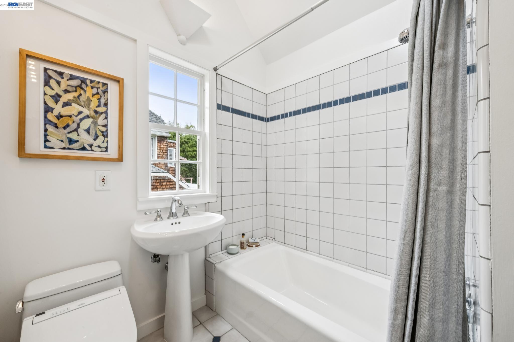 Detail Gallery Image 44 of 56 For 1800 San Lorenzo Avenue, Berkeley,  CA 94707 - 3 Beds | 1/1 Baths