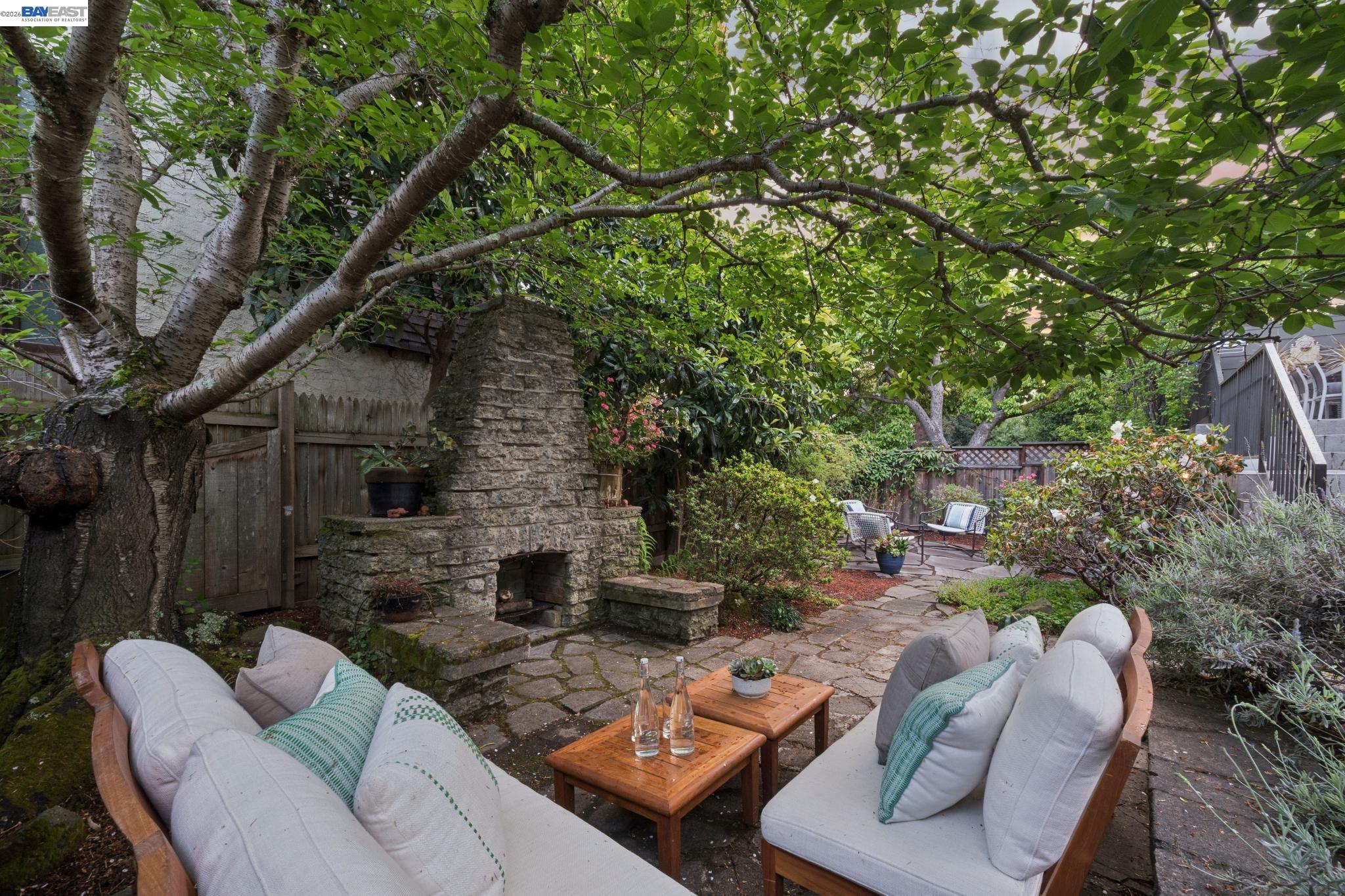 Detail Gallery Image 52 of 56 For 1800 San Lorenzo Avenue, Berkeley,  CA 94707 - 3 Beds | 1/1 Baths