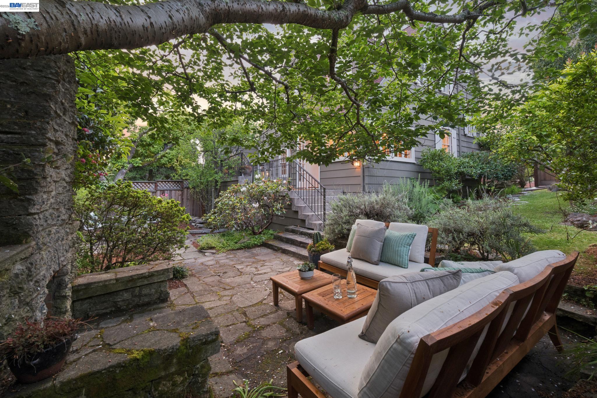 Detail Gallery Image 55 of 56 For 1800 San Lorenzo Avenue, Berkeley,  CA 94707 - 3 Beds | 1/1 Baths