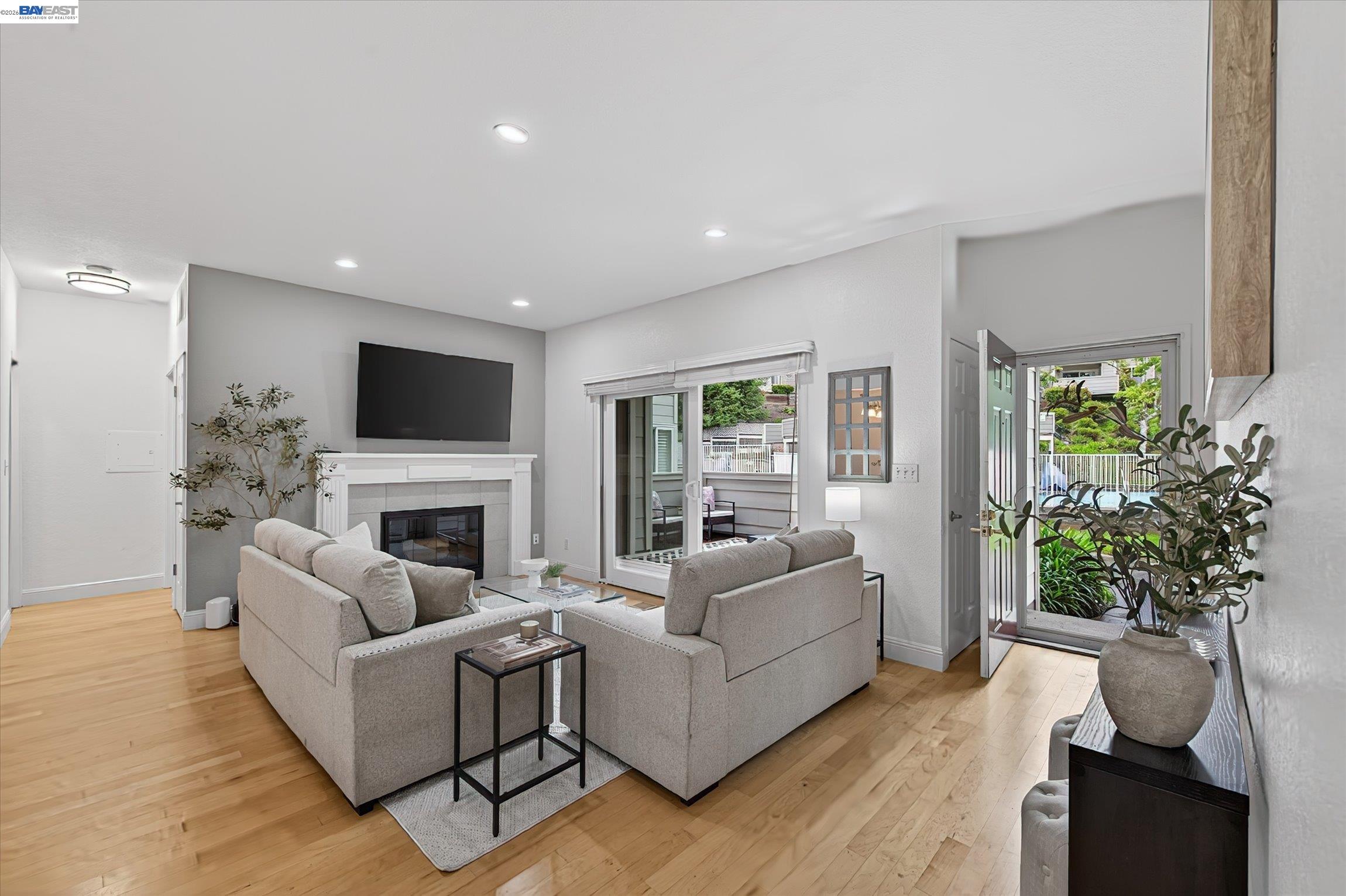 Photo #3: 41131856 Listing: Photo #3