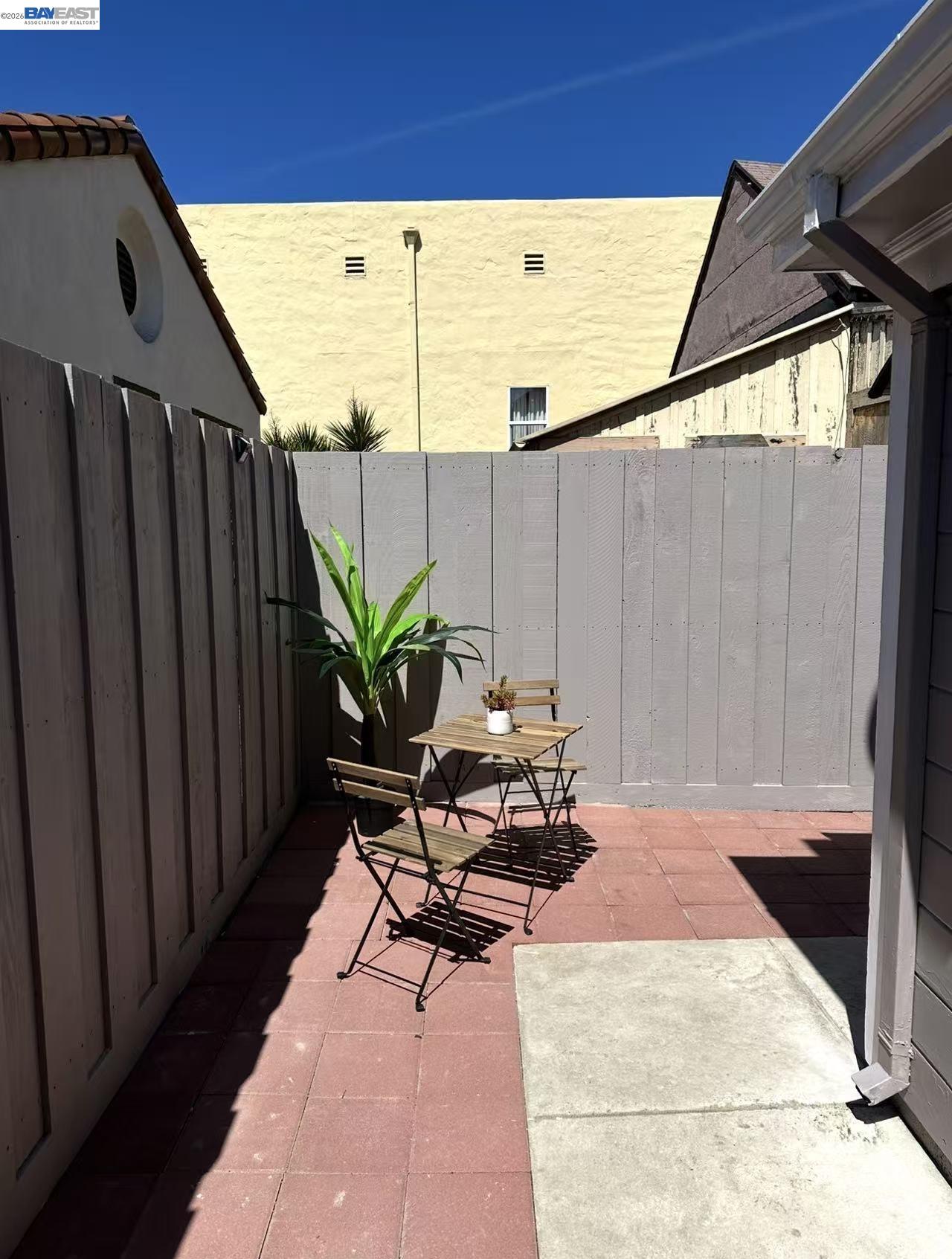 Detail Gallery Image 5 of 12 For 308 W Joaquin Ave, San Leandro,  CA 94577 - 2 Beds | 1/1 Baths